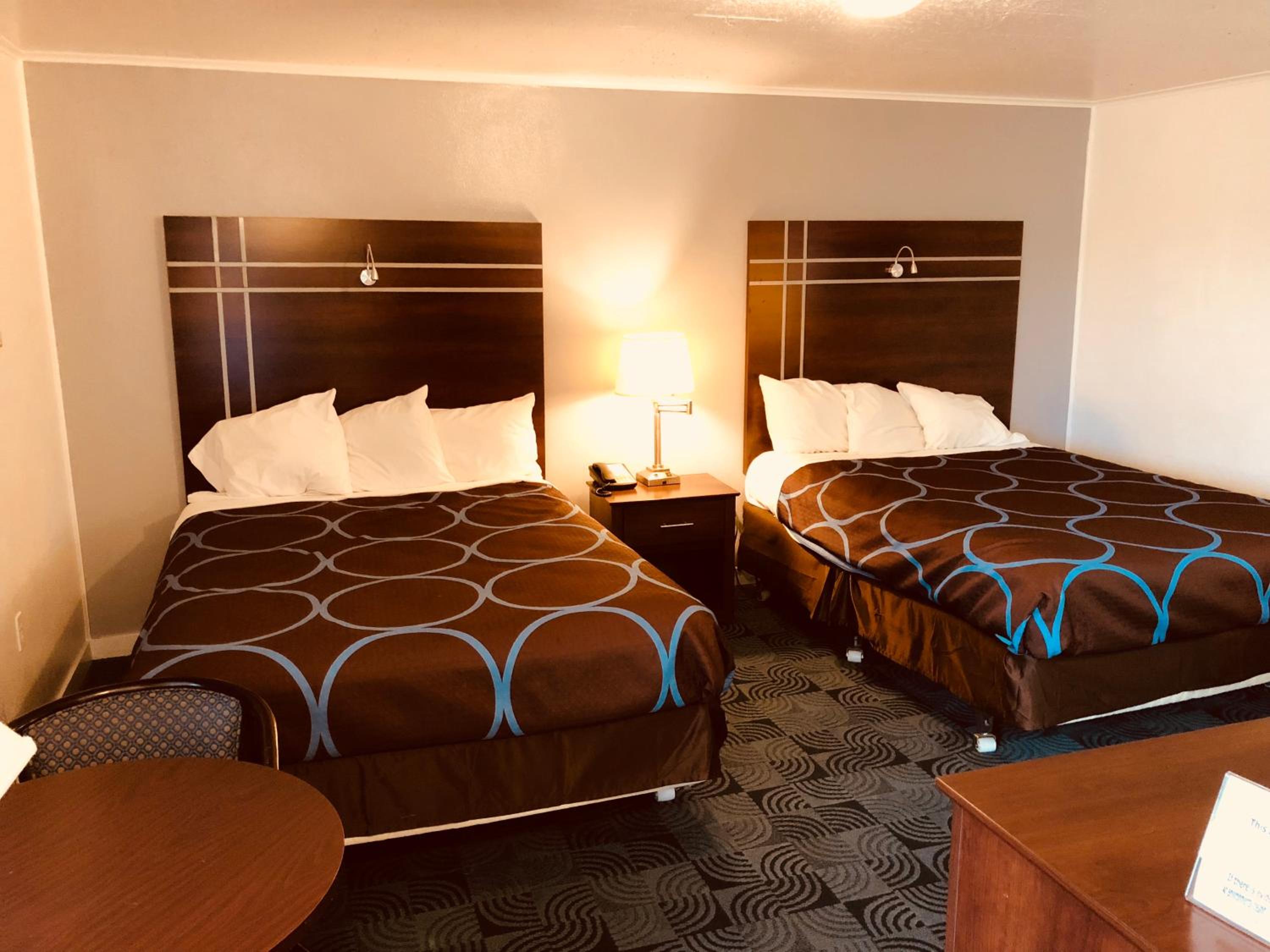 Queen Room with Two Queen Beds - Photo 1