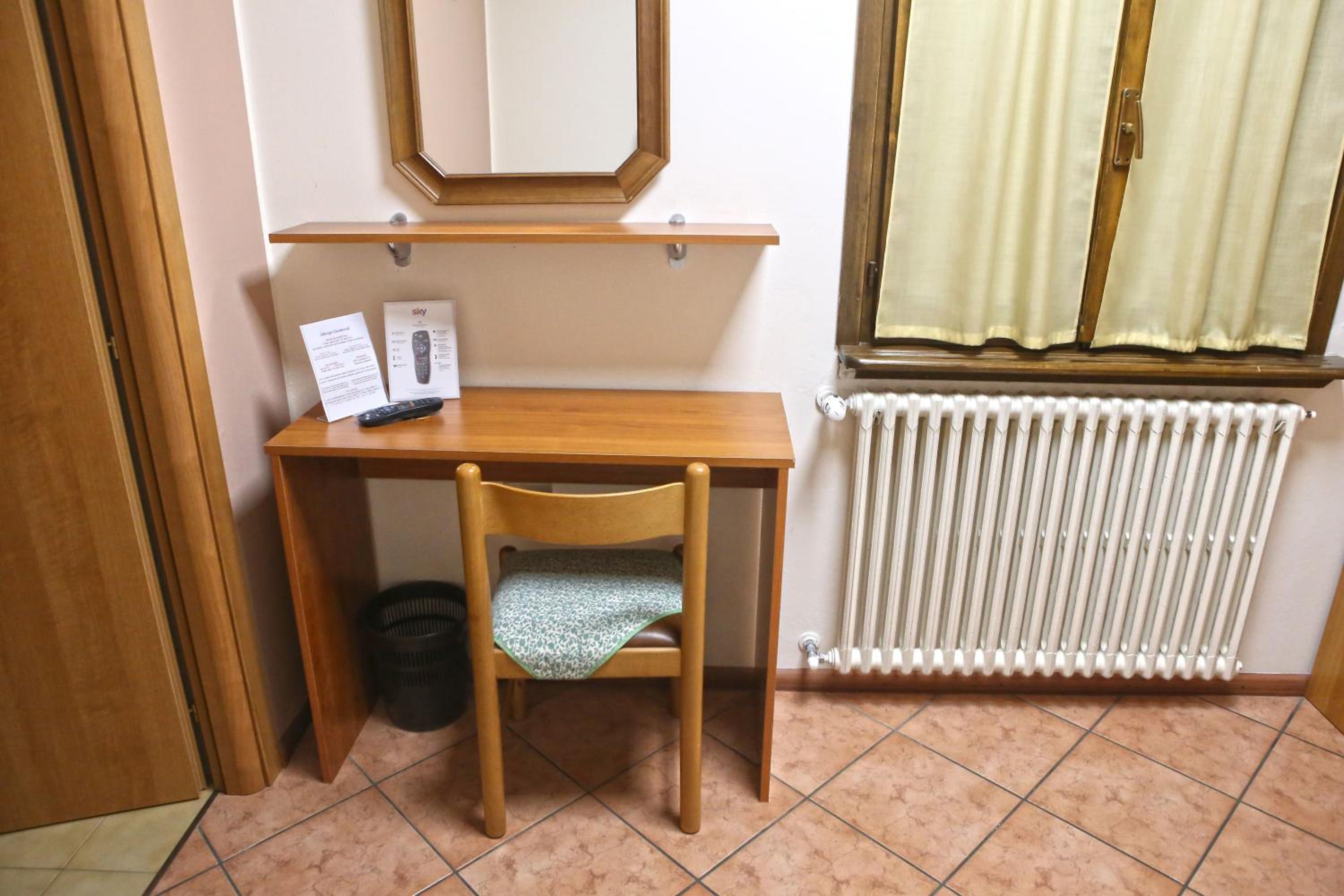 Single Internal Room photo 2