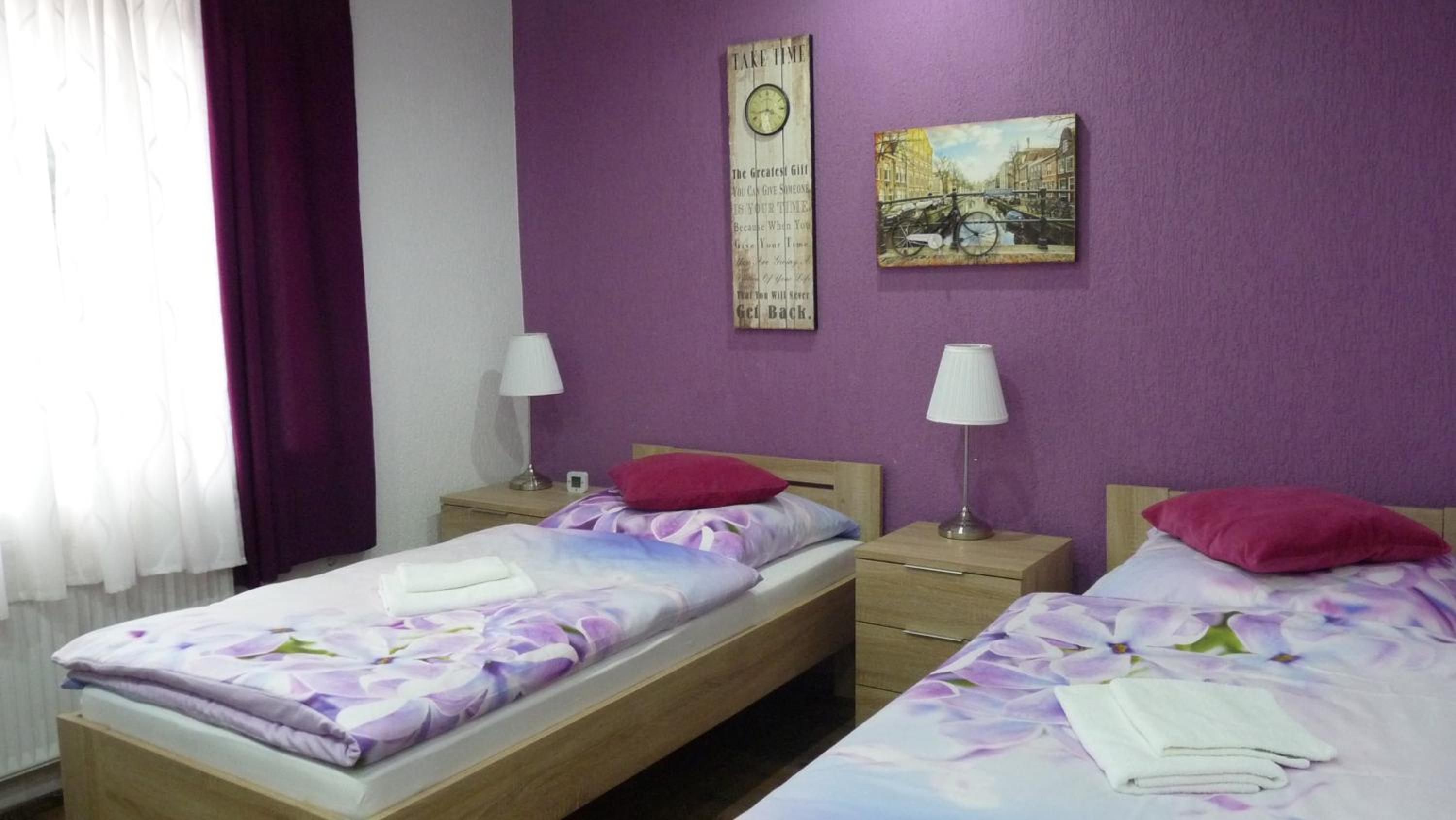 Large Double Room - Photo 8