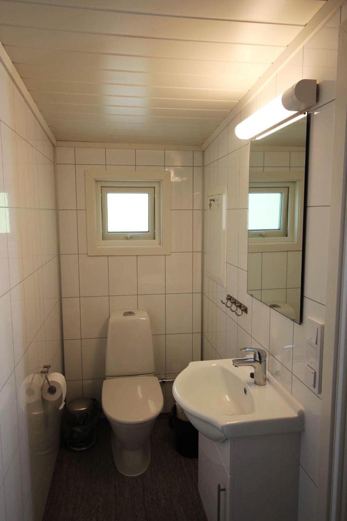 One-Bedroom House - Photo 8