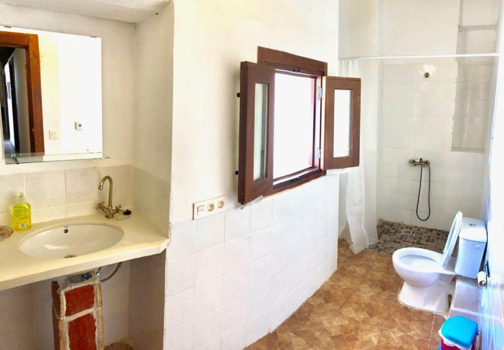 Quadruple Room with Private External Bathroom photo 3