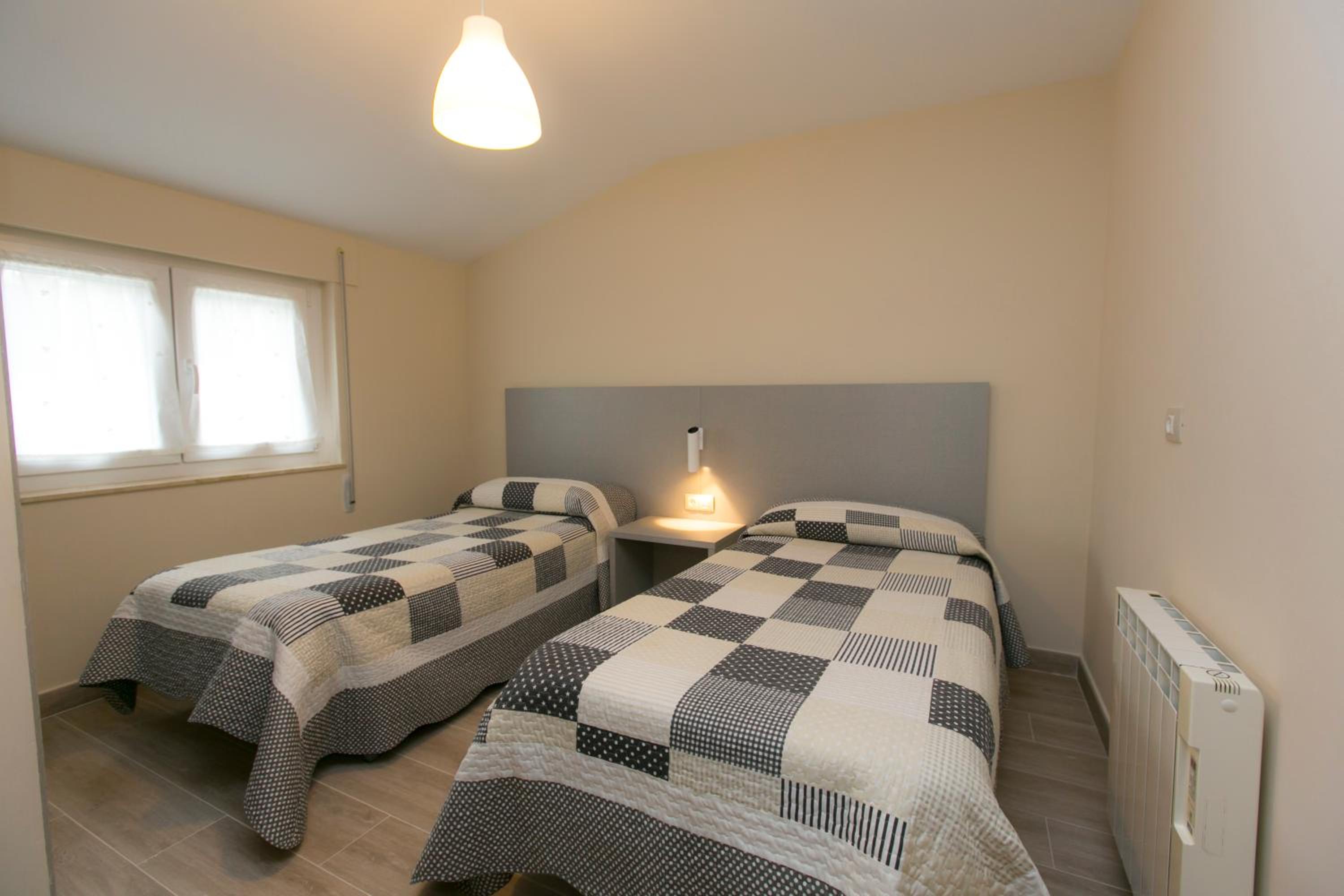 Family Room - Abuhardillada - Photo 1