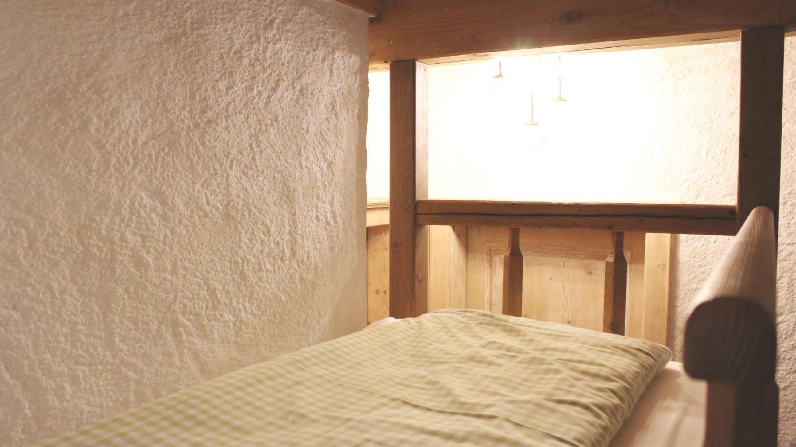 Large One-Bedroom Apartment with Balcony photo 1