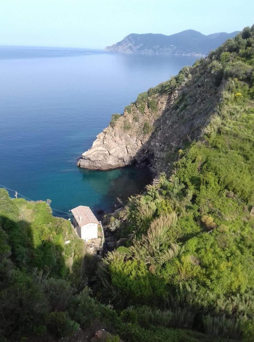 Deluxe Double Room with Sea View - Photo 3