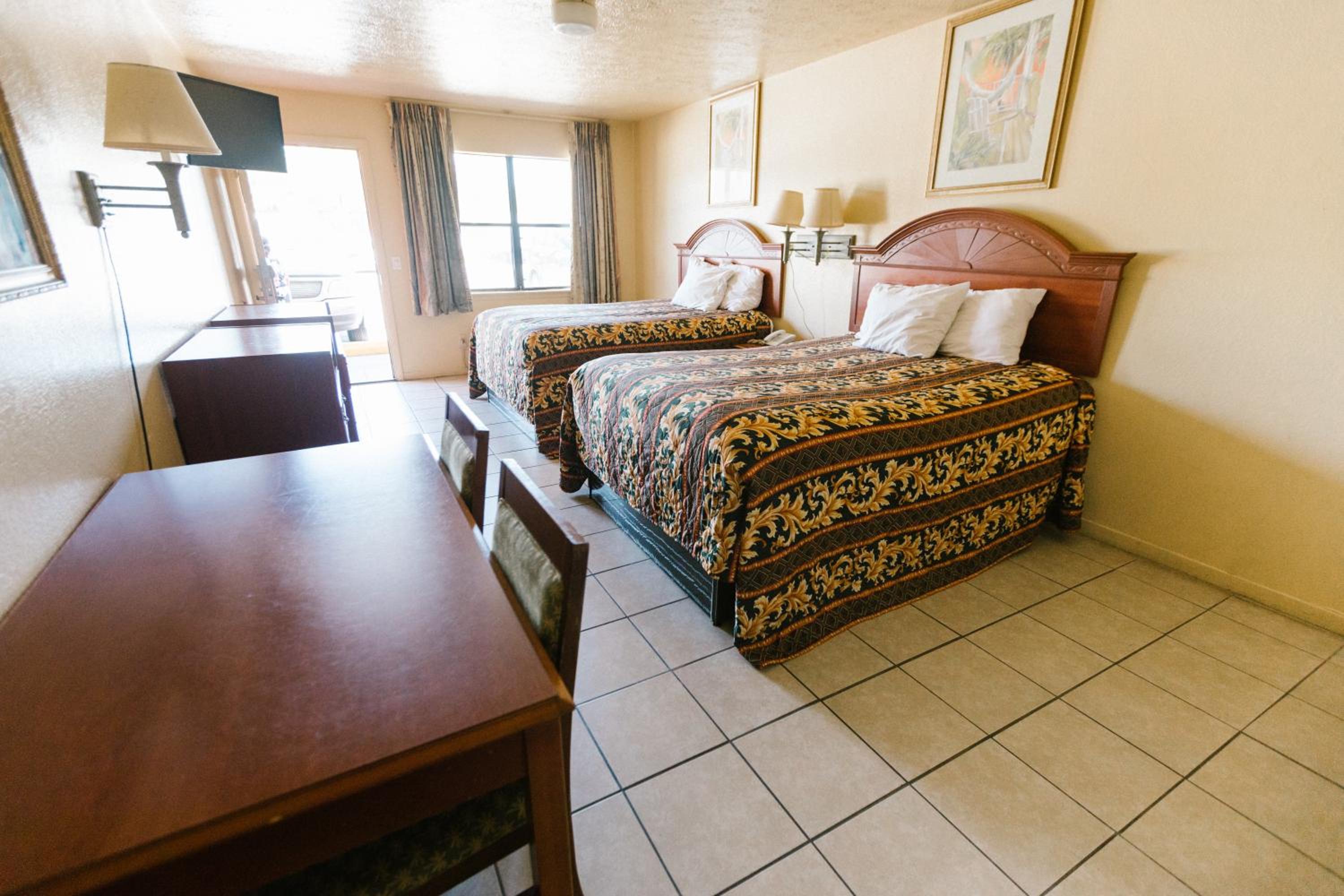 Double Room with Two Double Beds - Smoking