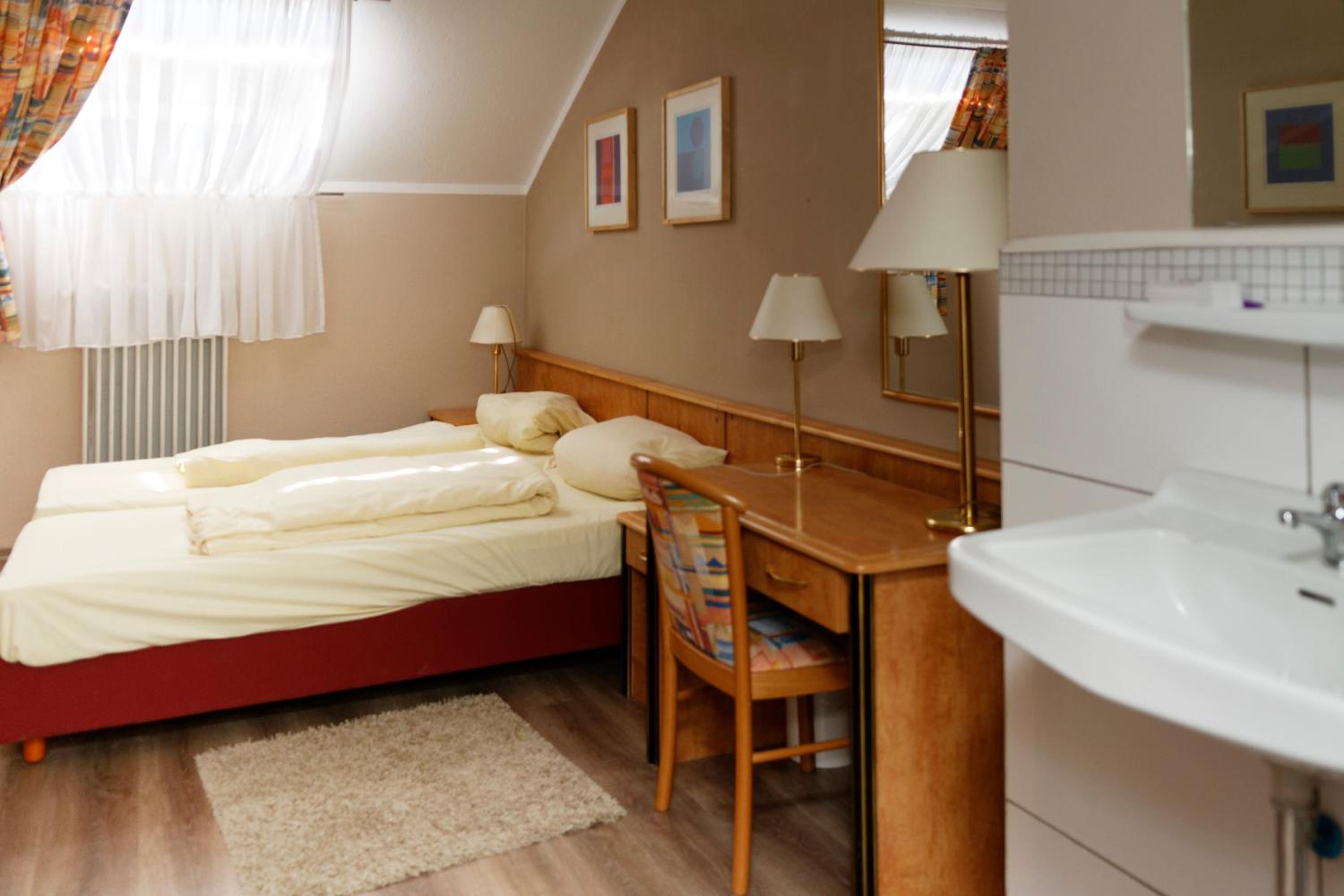 Budget Double Room photo 2