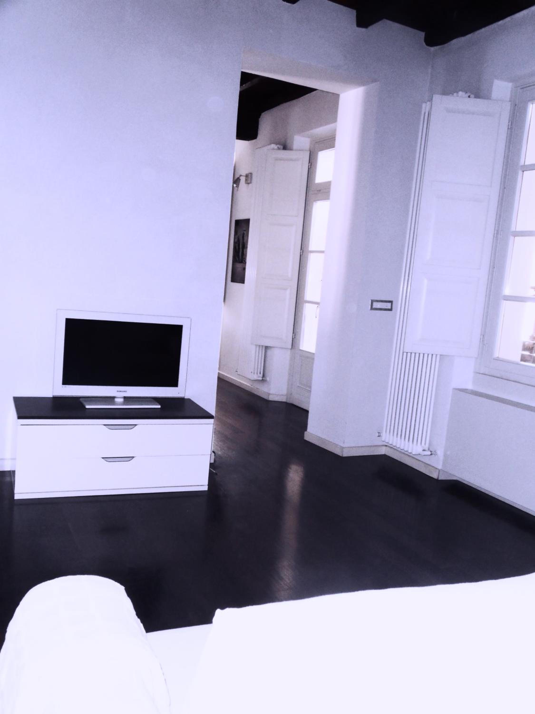 Apartment - Split Level - Photo 1