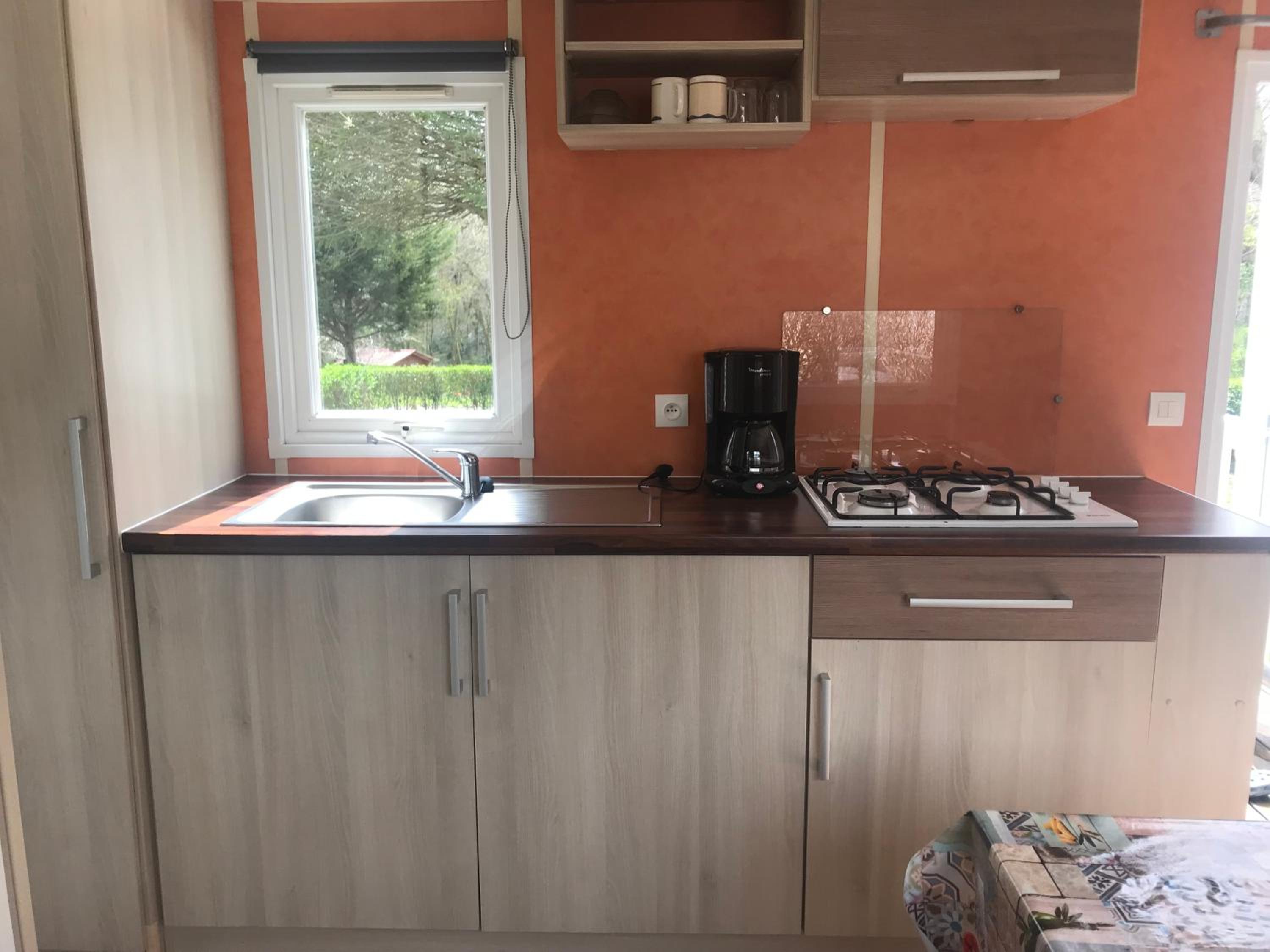Mobile Home - Photo 8