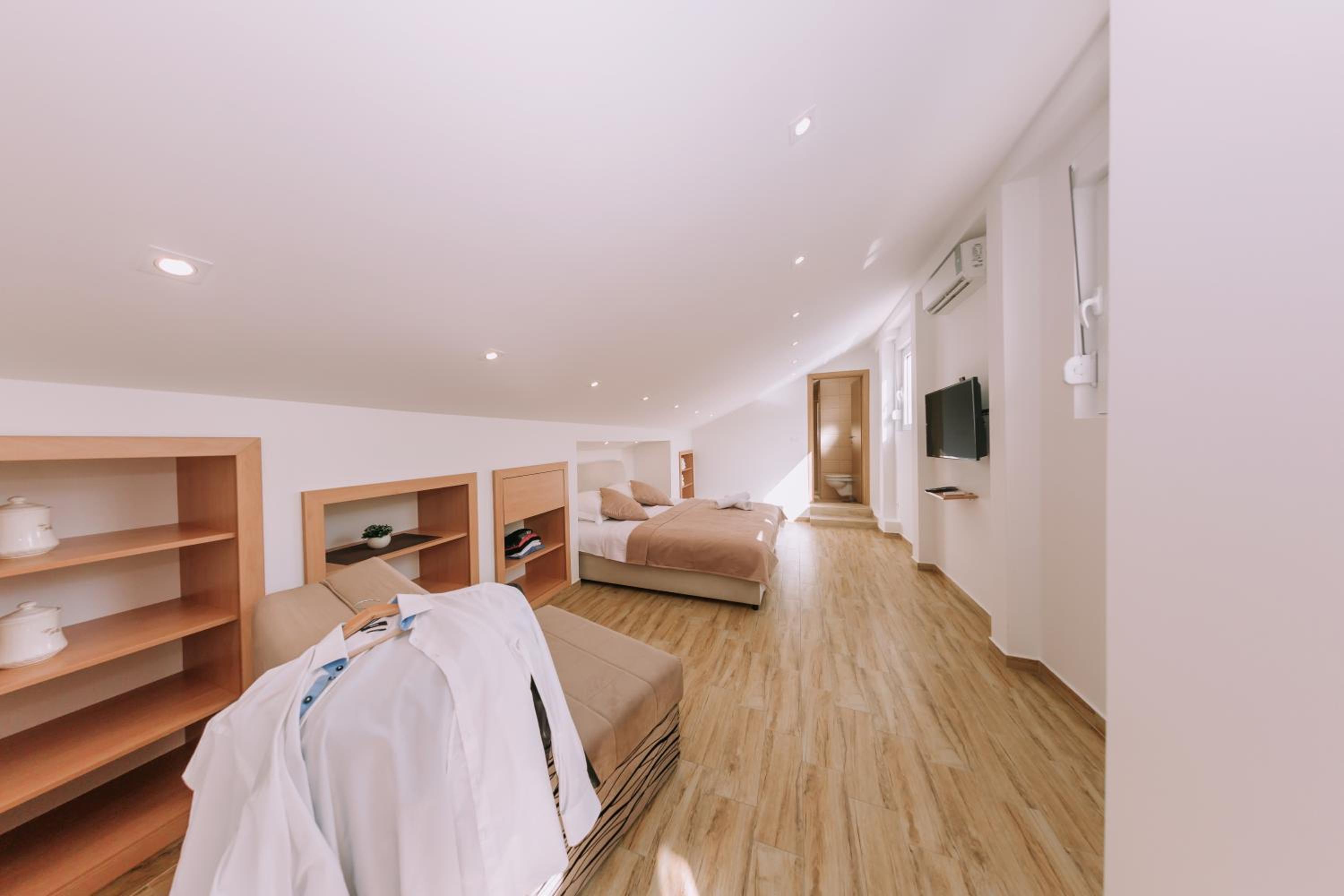 Studio (2 Adults + 1 Child) photo 1