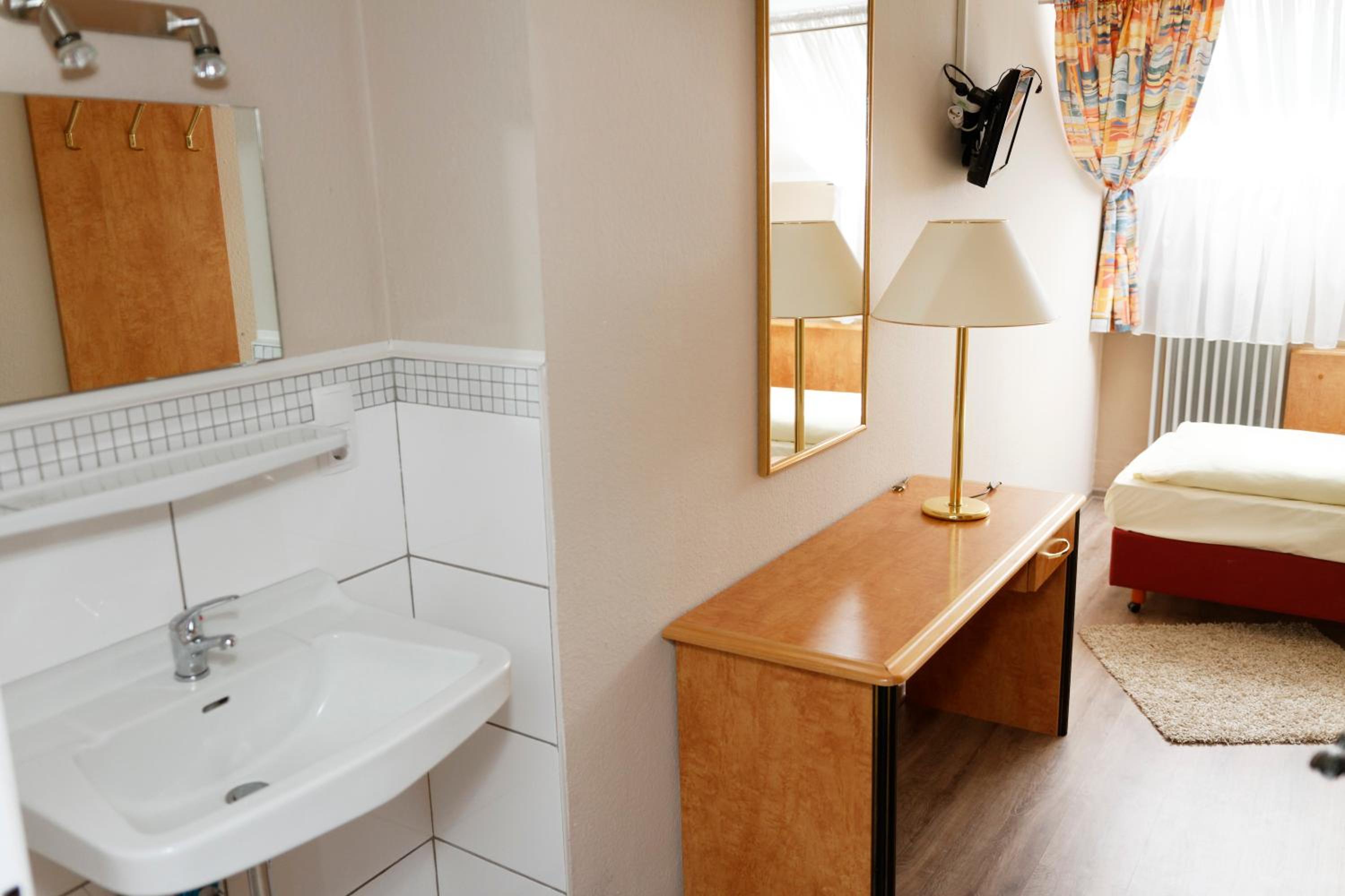 Budget Single Room photo 2