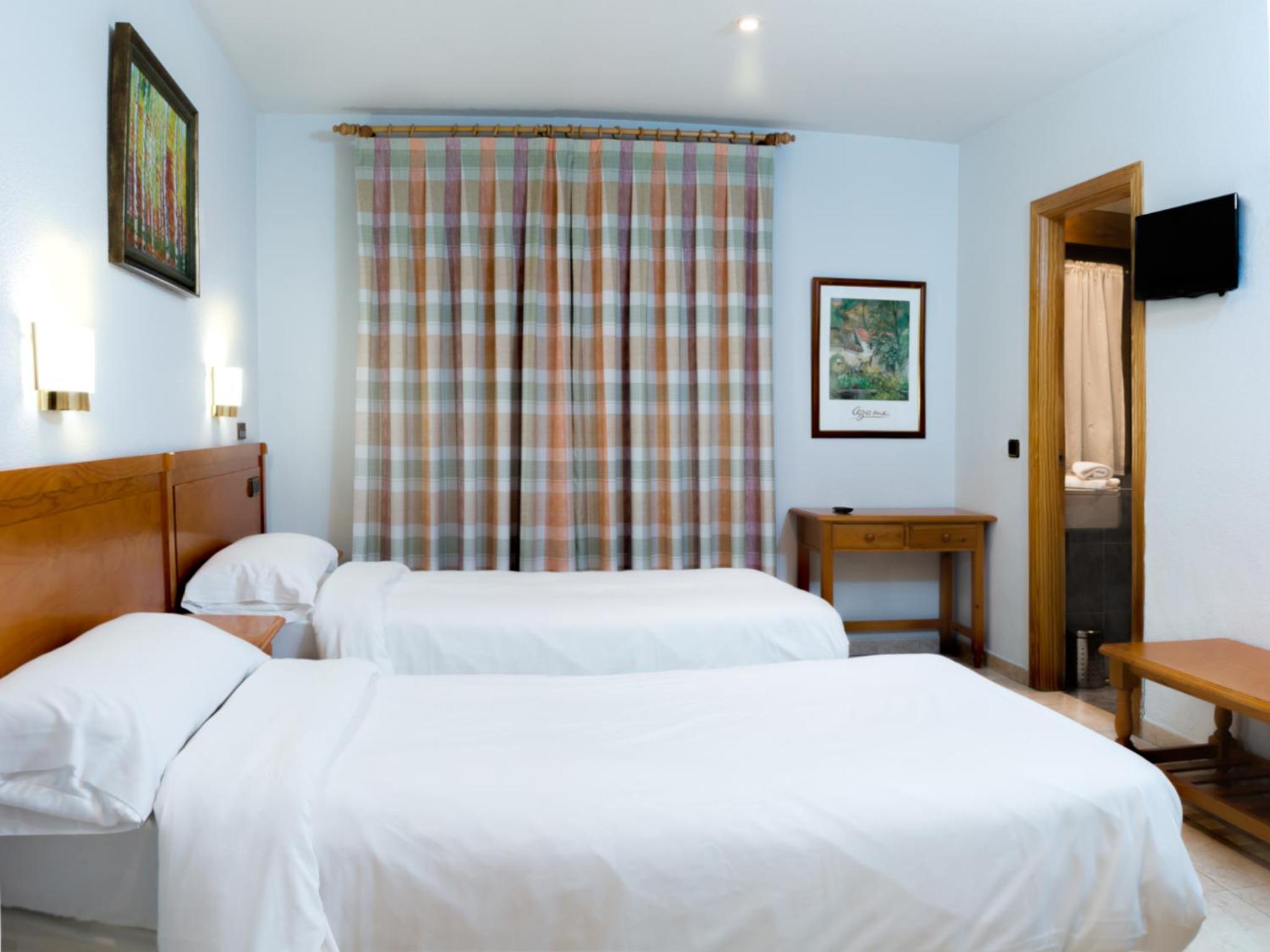 Double Room - Photo 3