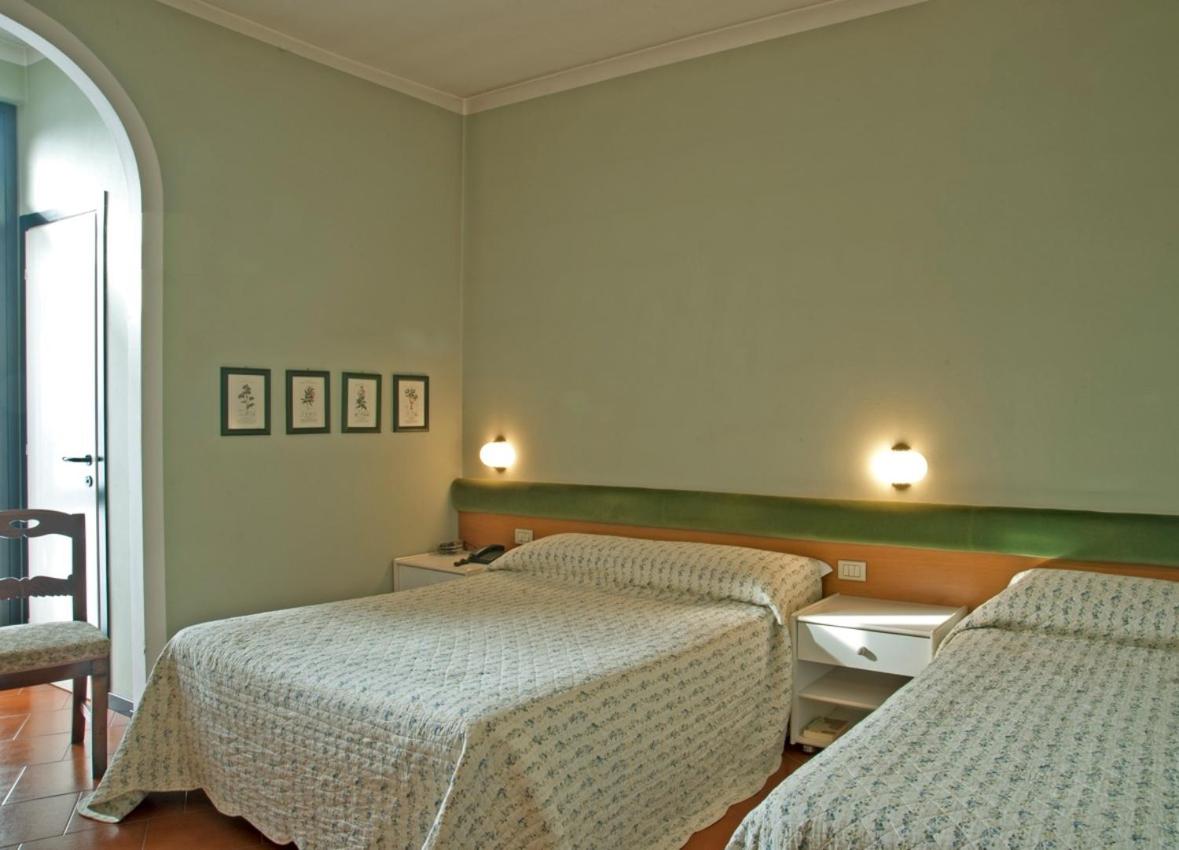 Triple Room with Private Bathroom photo 3