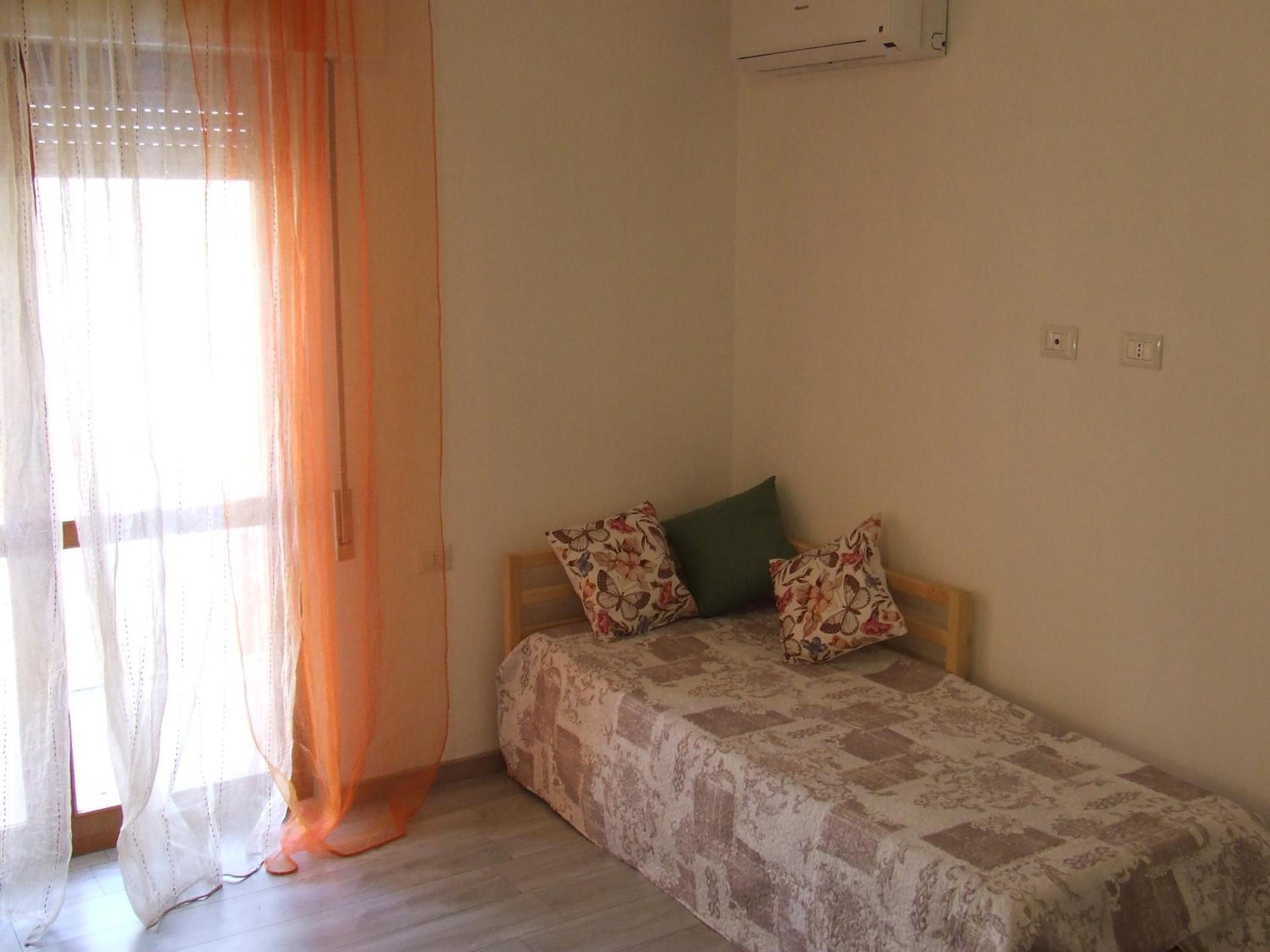 Quadruple Room with Private External Bathroom - Photo 3