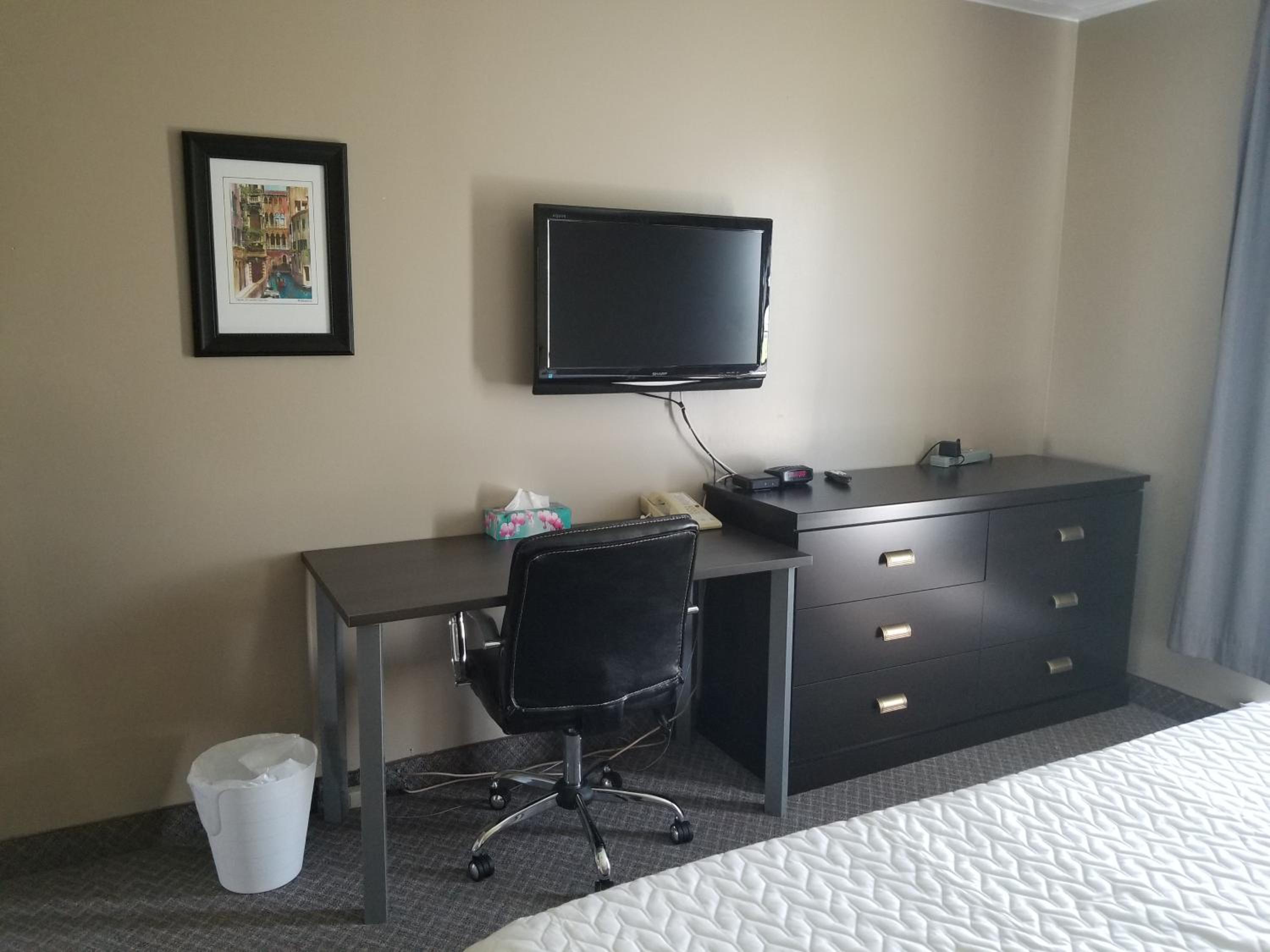 Deluxe King Room photo 1