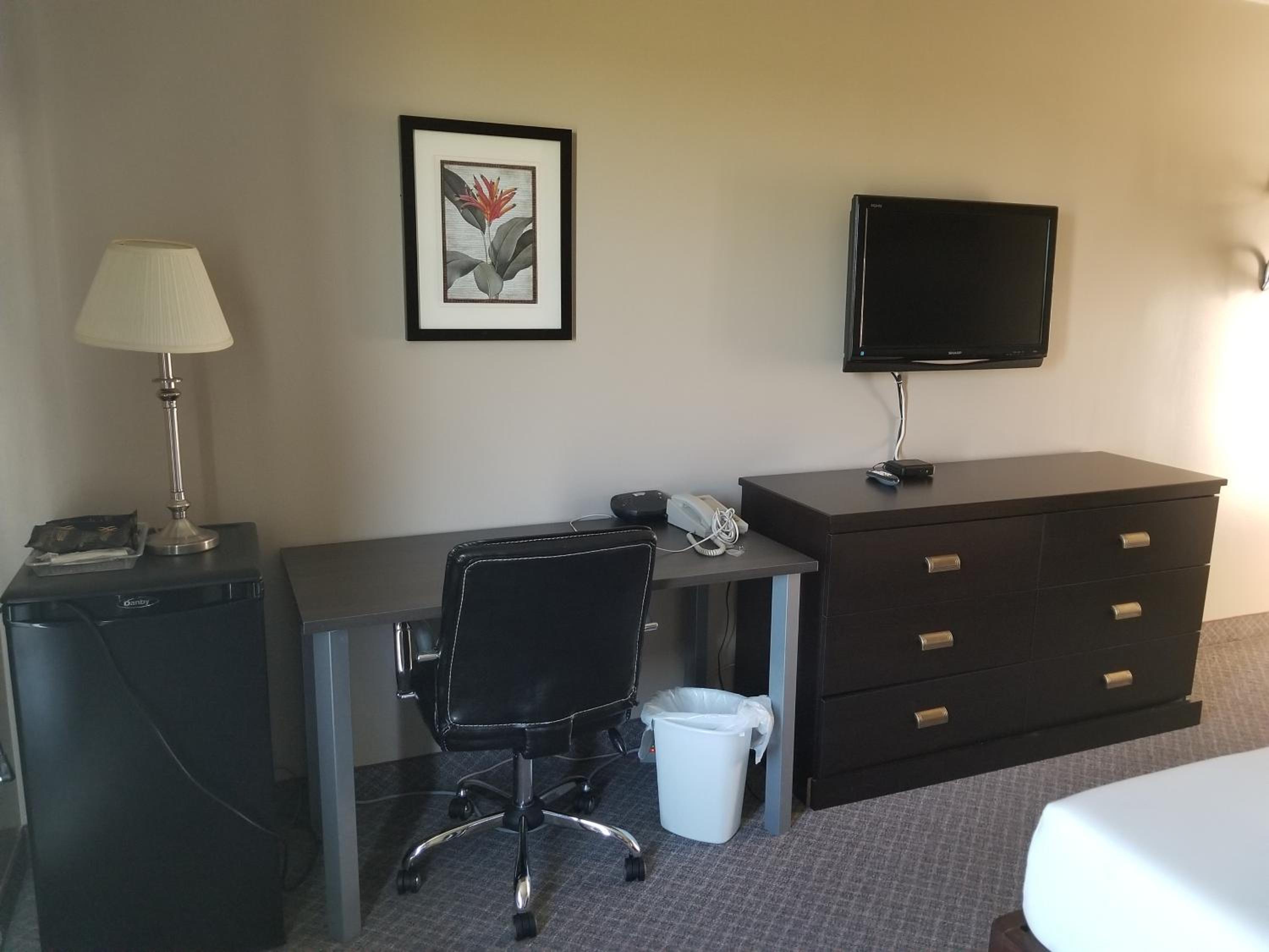Deluxe King Room photo 2