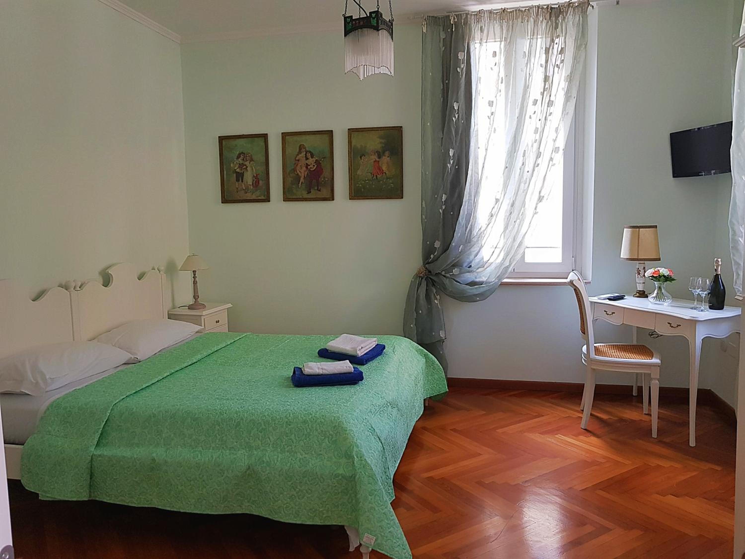 Double Room with Terrace - Photo 4
