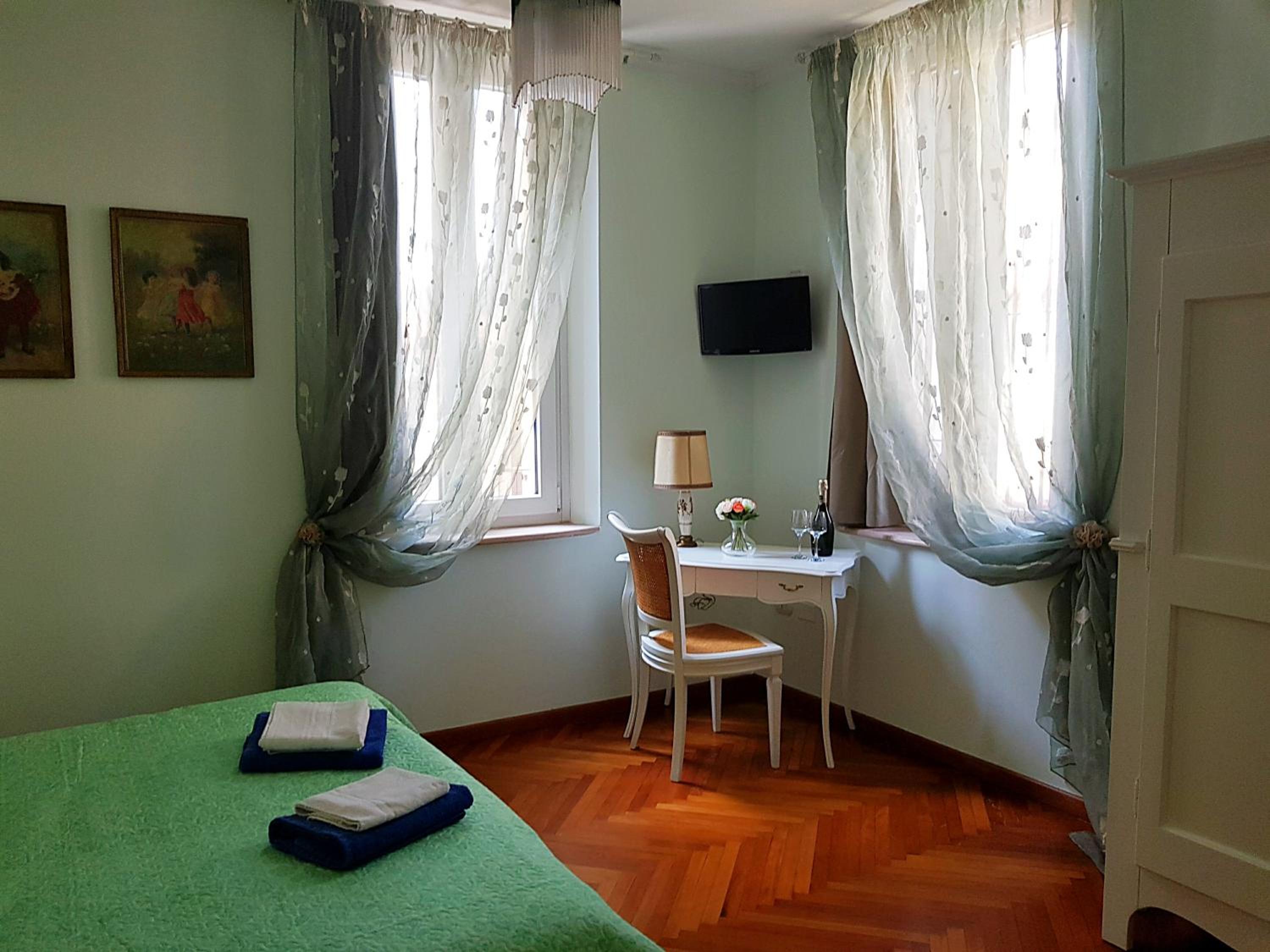 Double Room with Terrace - Photo 3