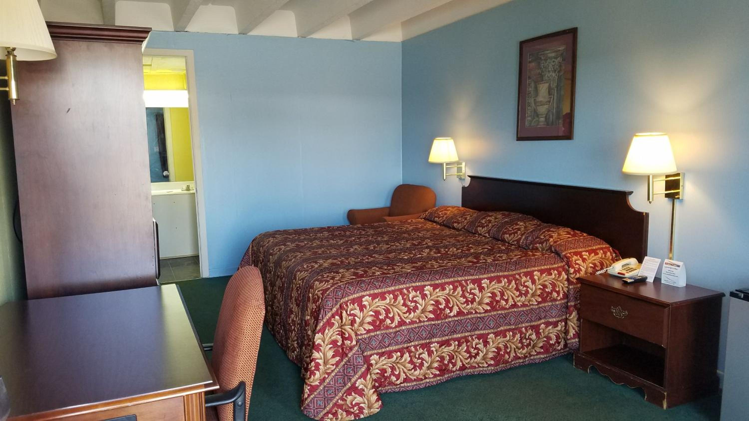 King Room - Non-Smoking photo 3