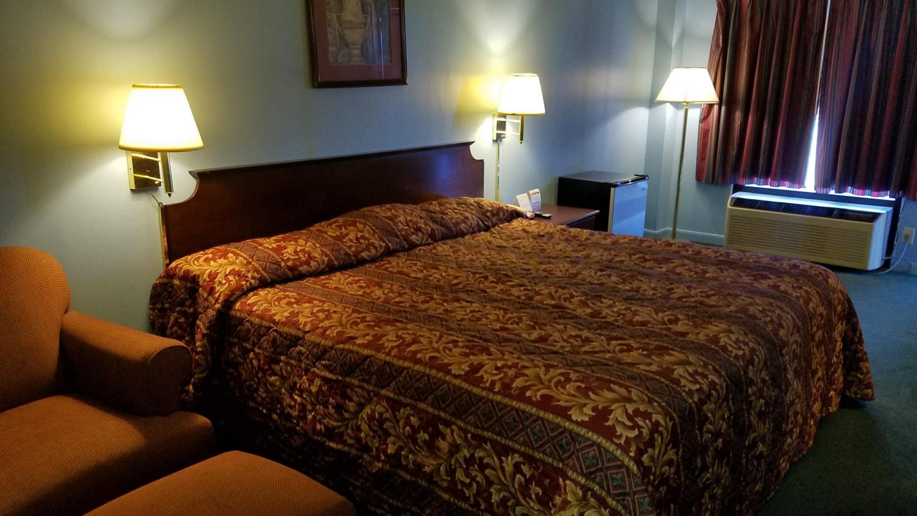 King Room - Non-Smoking photo 1