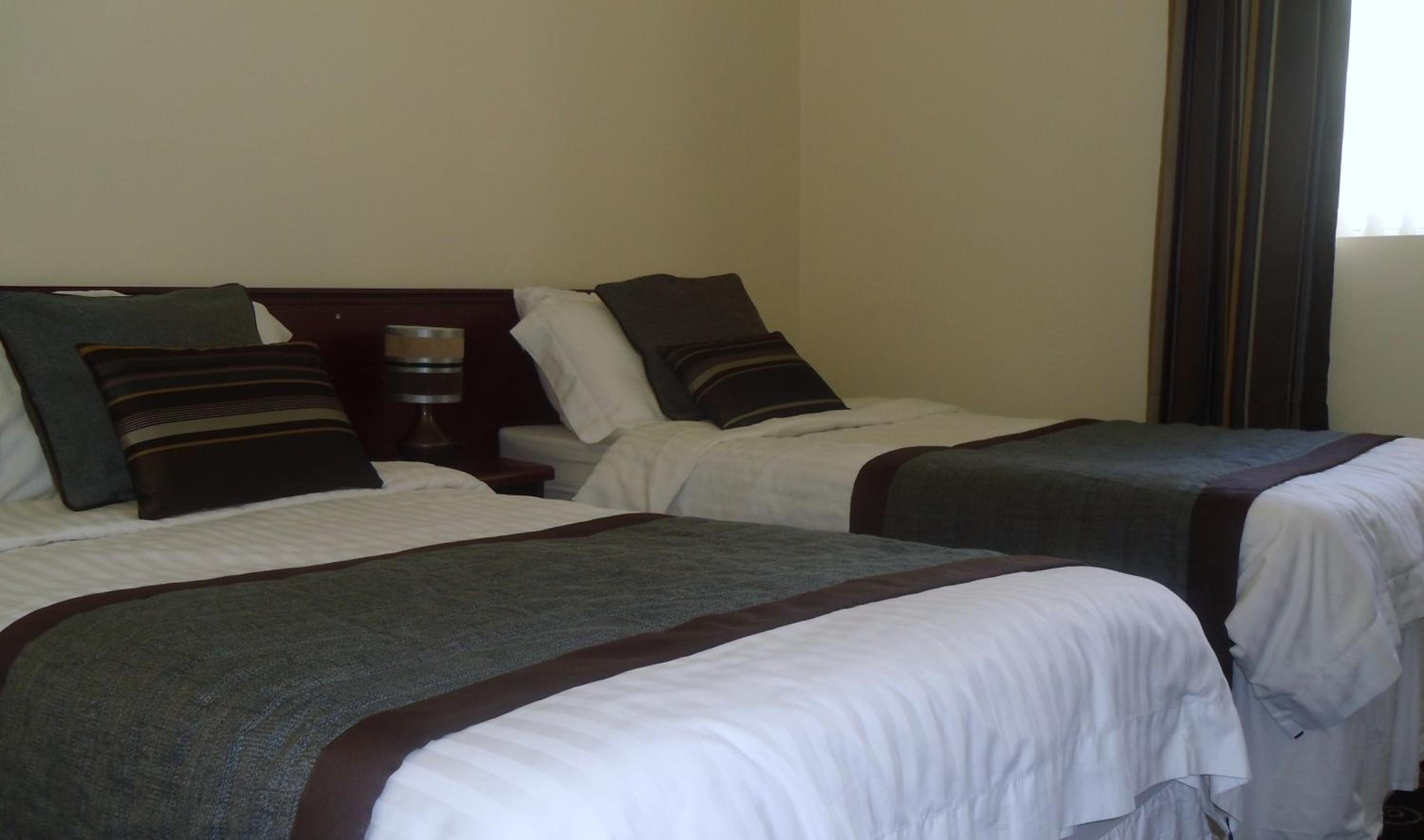 Twin Room - Photo 3