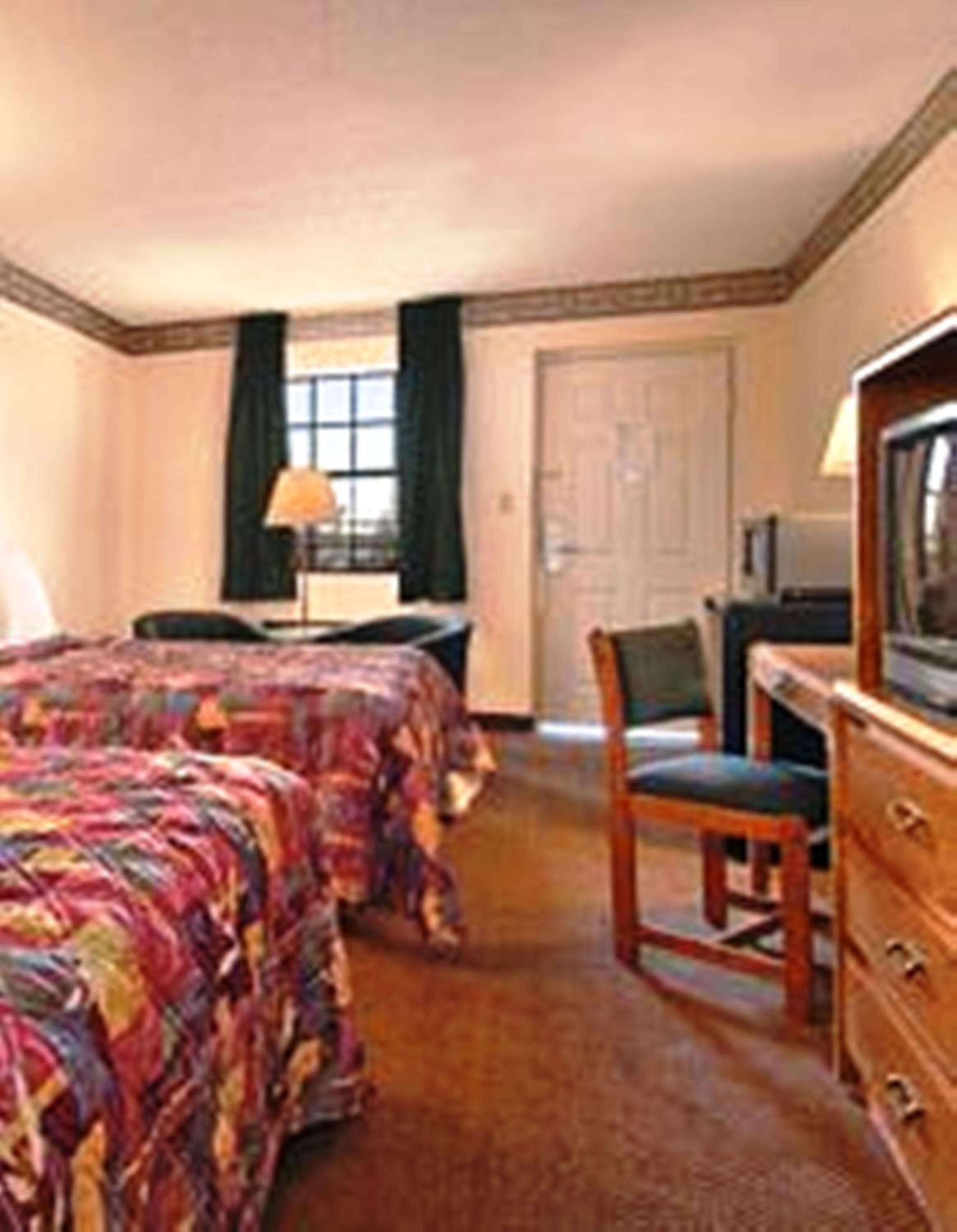 Double Room with 2 Double Beds, Disability Access, Non-Smoking - Photo 1