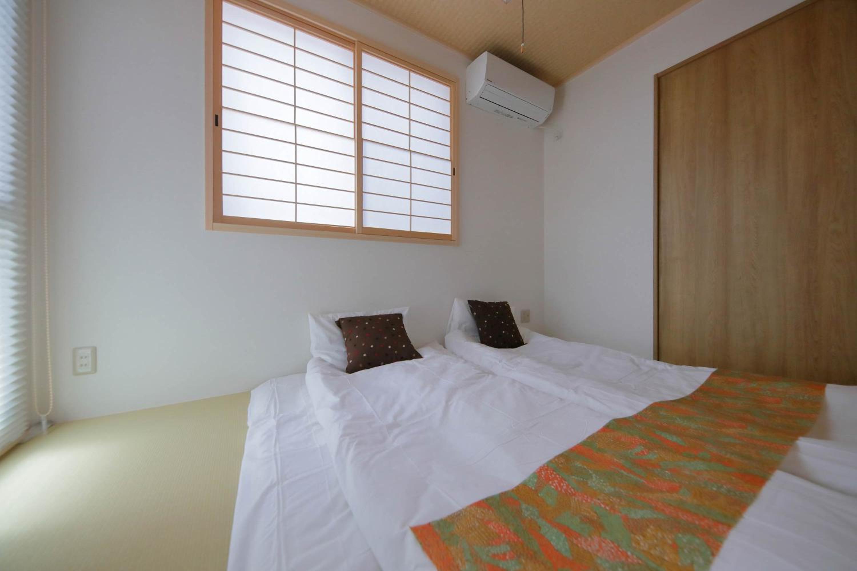Deluxe Family Suite - Photo 2