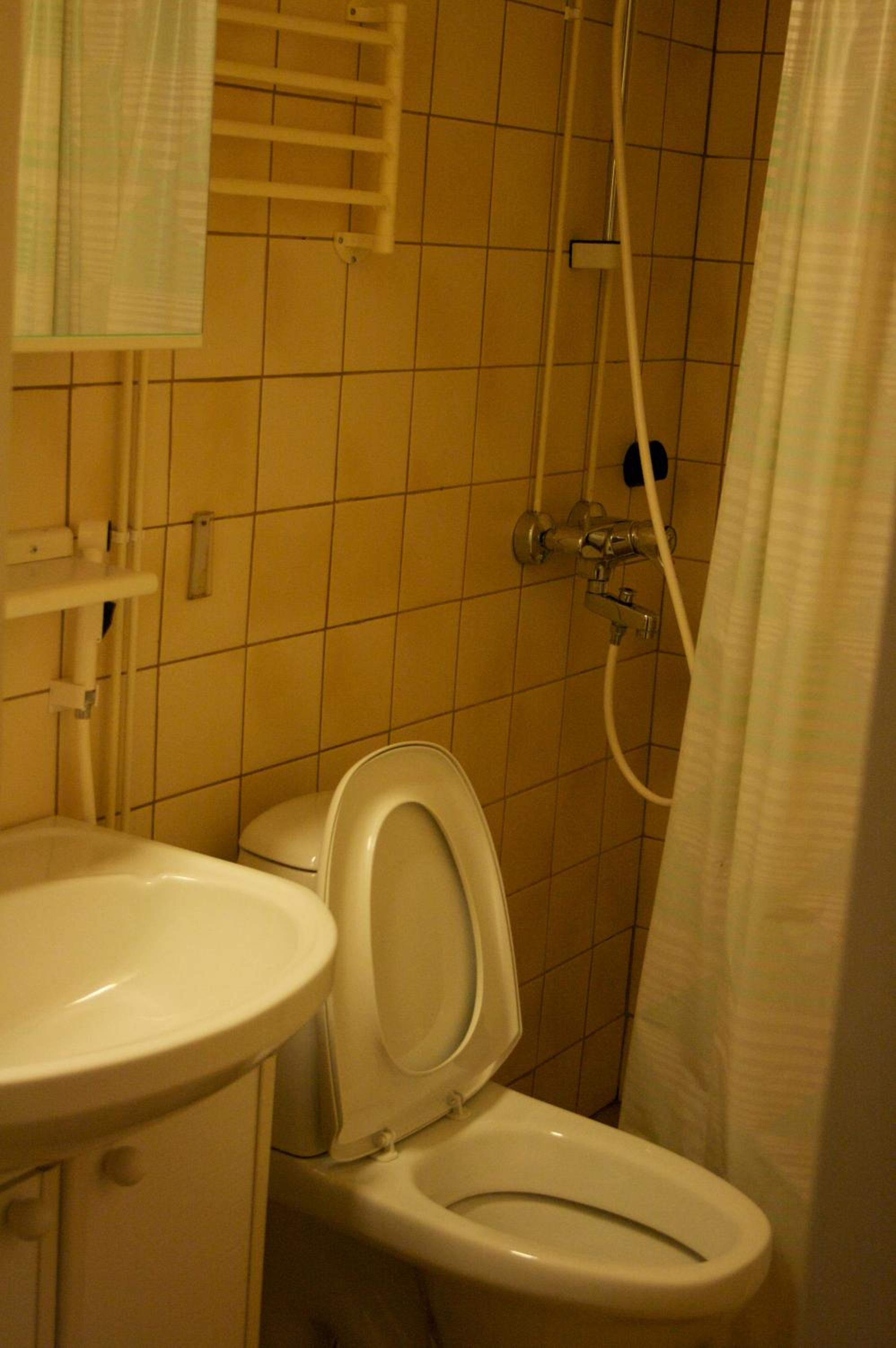 Twin Room - Photo 2