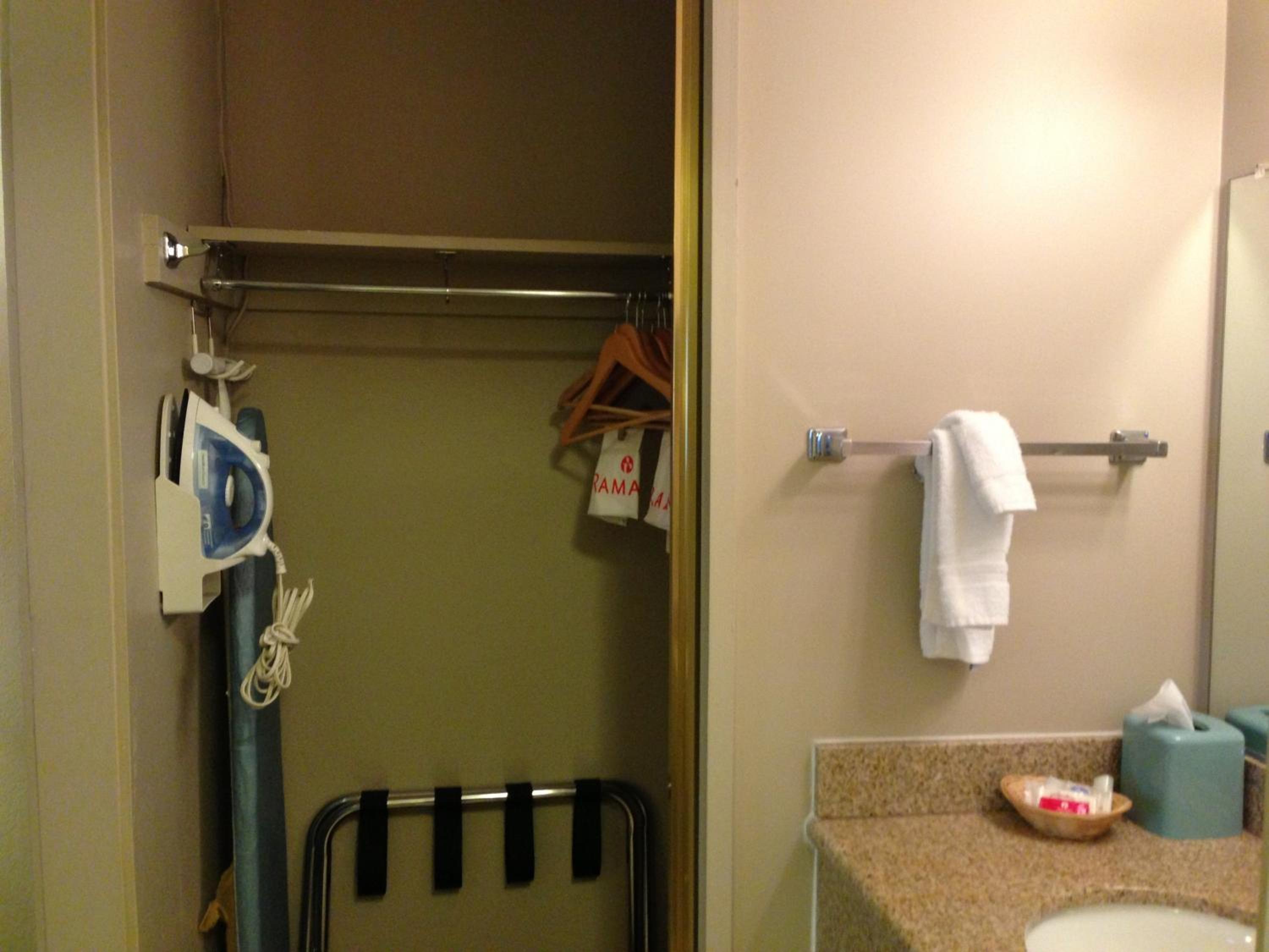 One-Bedroom King Suite - Non-Smoking - Photo 3