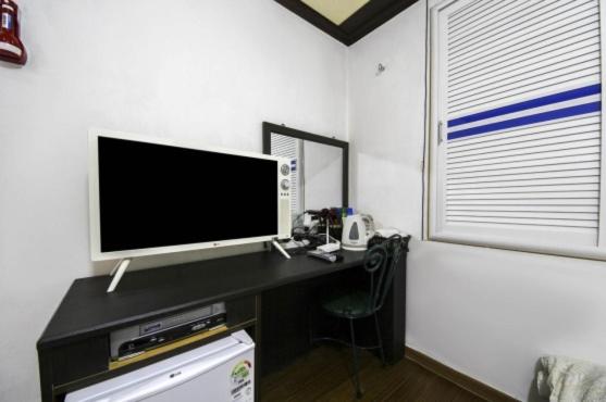 Twin Room with Mountain View photo 3