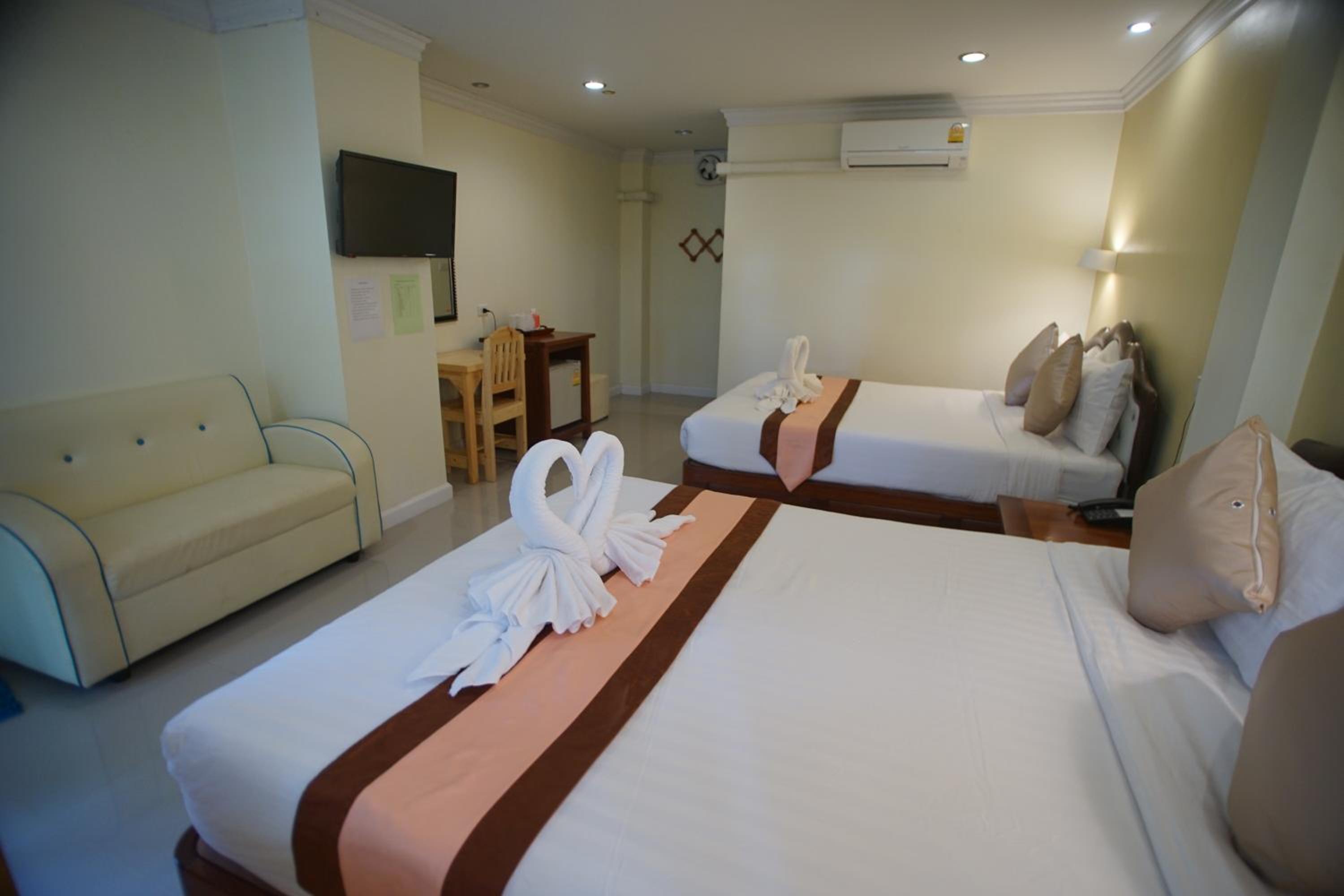Standard Double Room with Two Double Beds - Photo 6