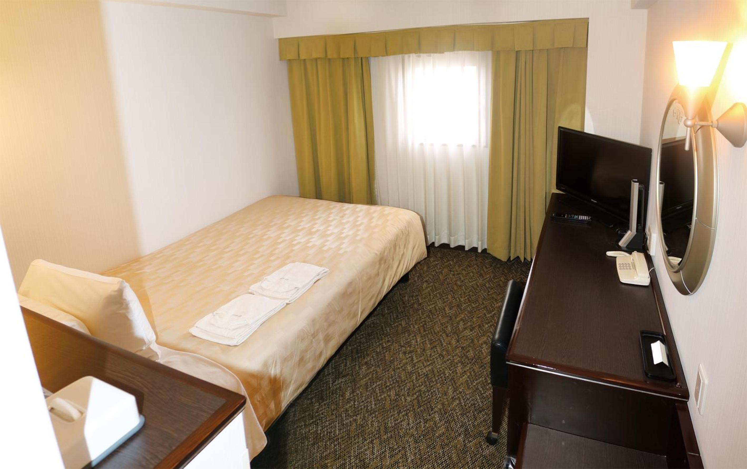Double Room - Non-Smoking  - Photo 11