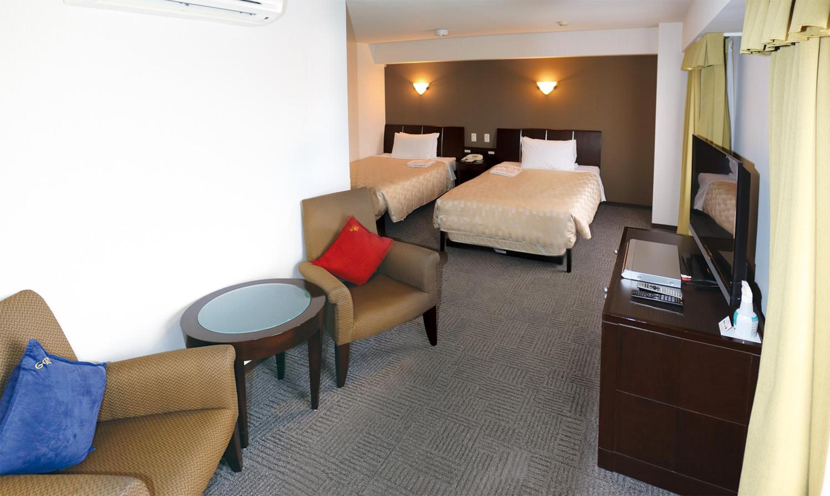 Twin Room - Non-Smoking - Photo 4