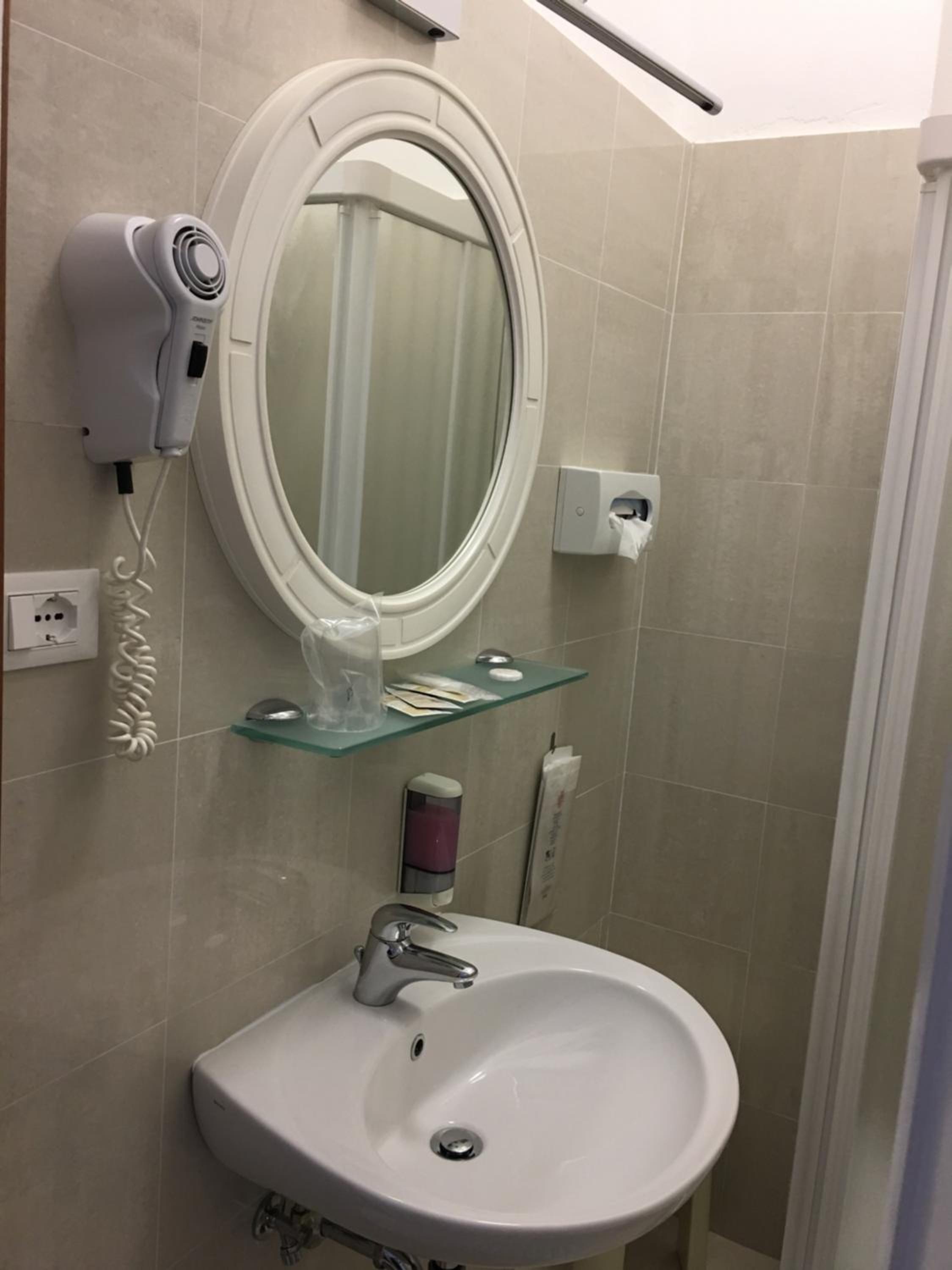Standard Single Room photo 2