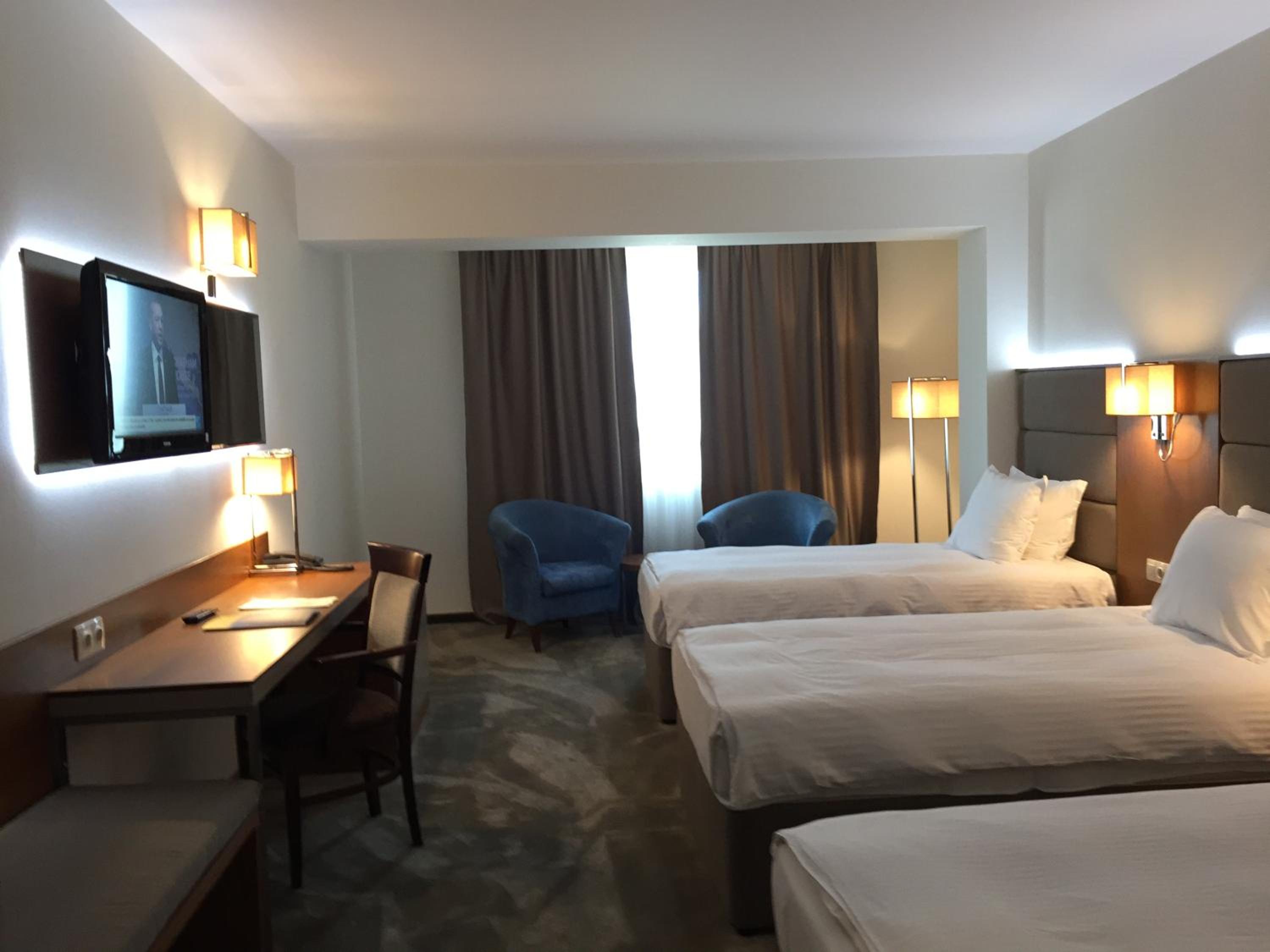 Standard Room, 3 Single Beds, 33 Sqm, Free Wifi, Central Air Conditioning, Shower