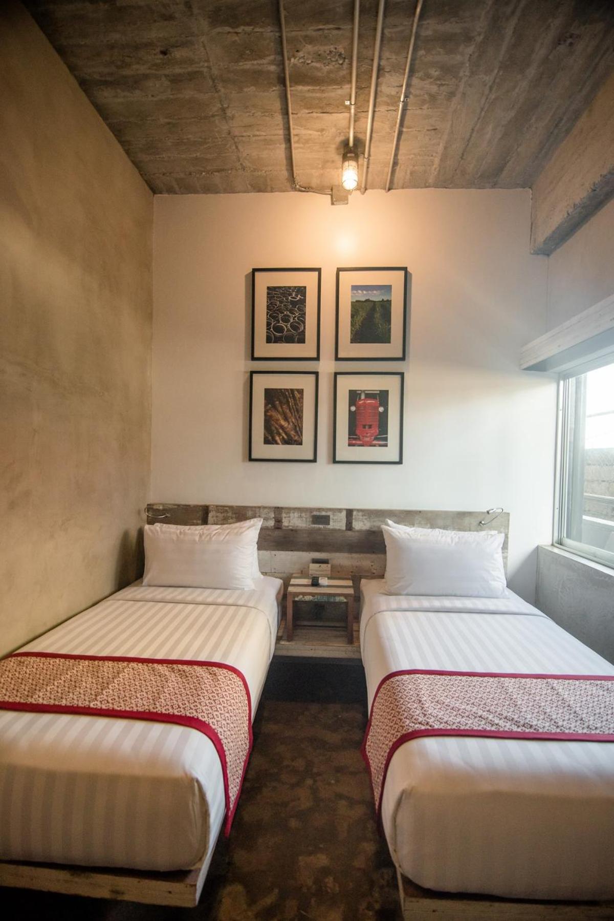 Standard Twin Room - Photo 4