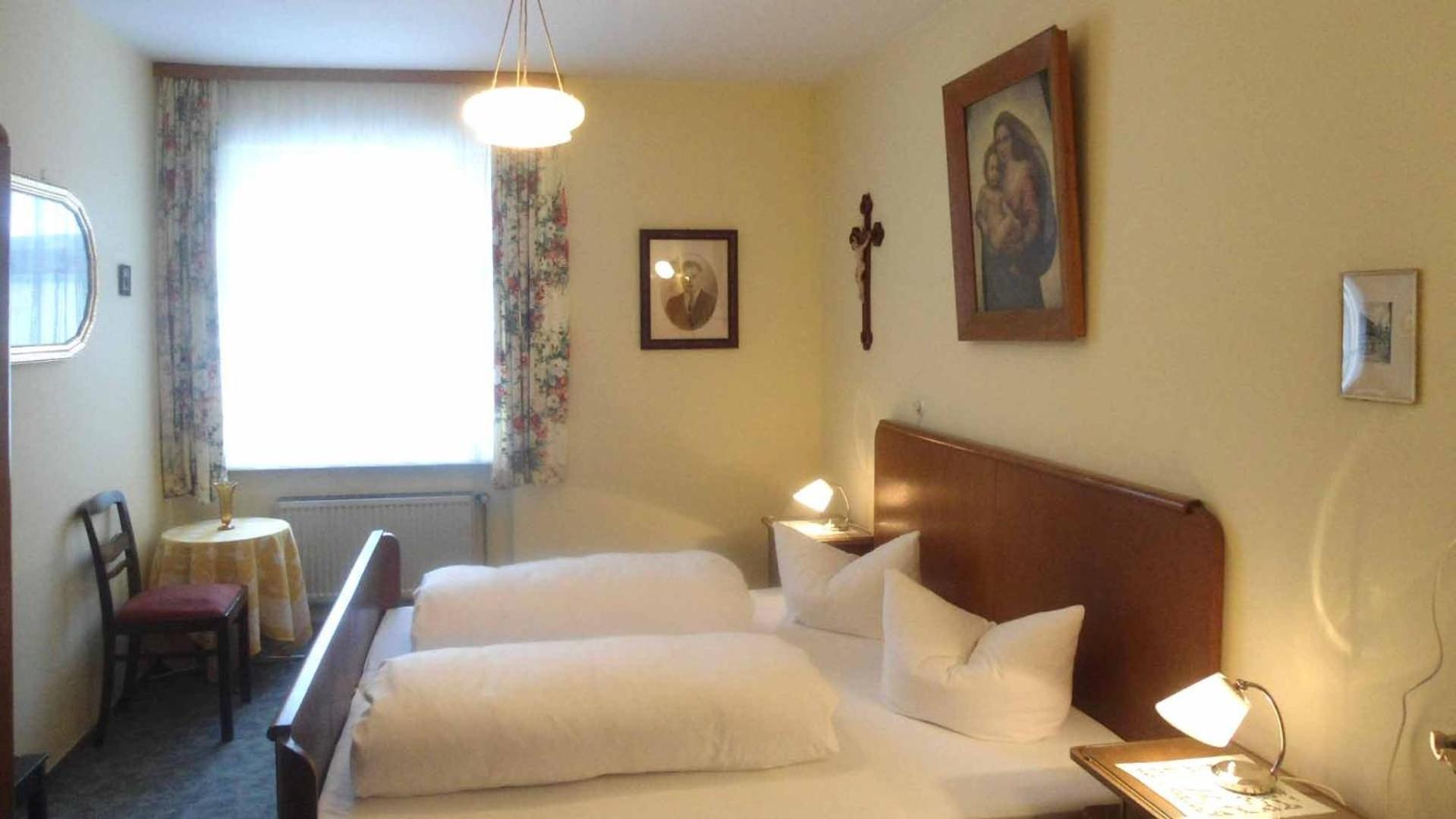 Double Room with Shared Bathroom photo 2