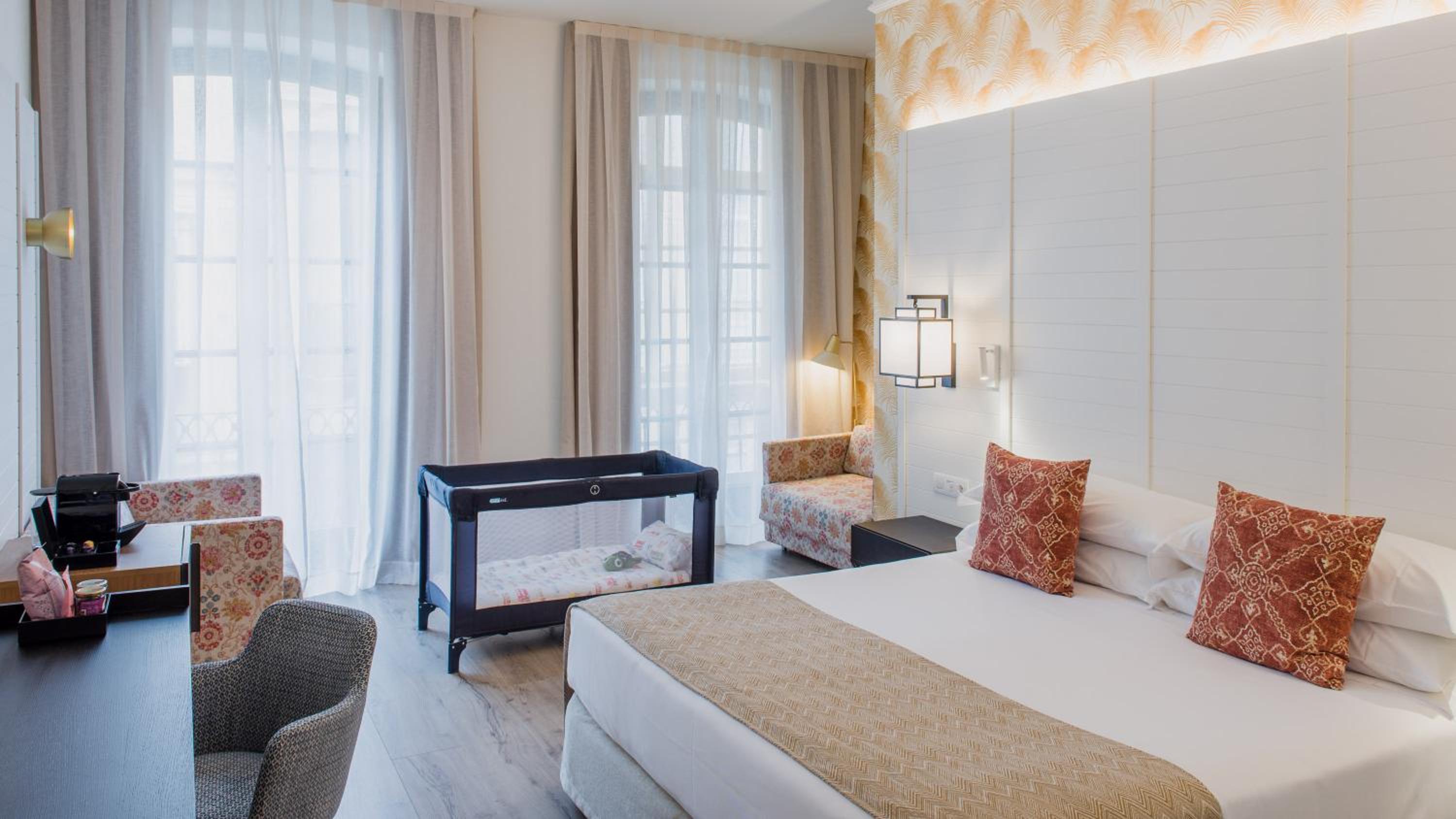 Deluxe Family Room