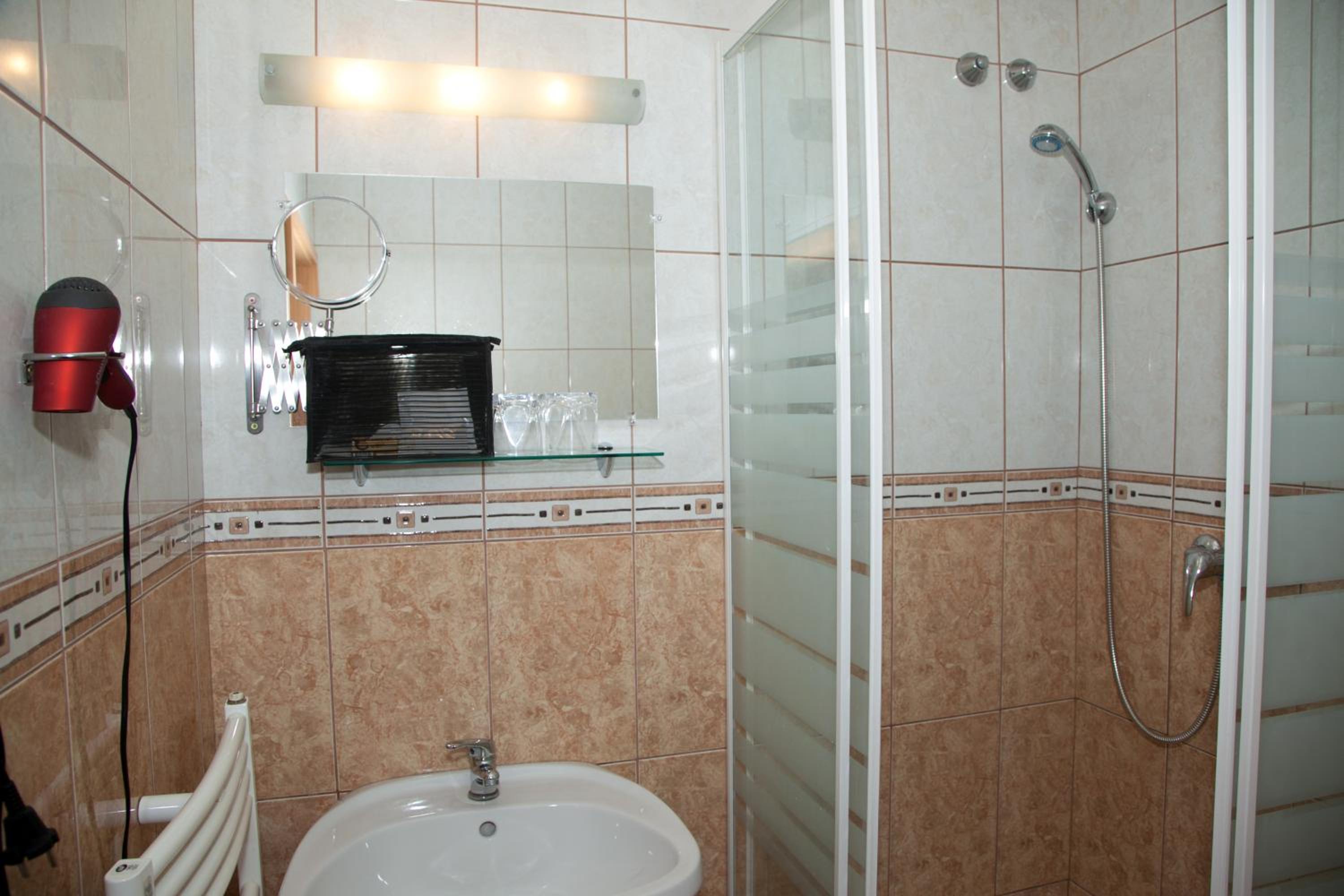 Triple Room - Photo 5