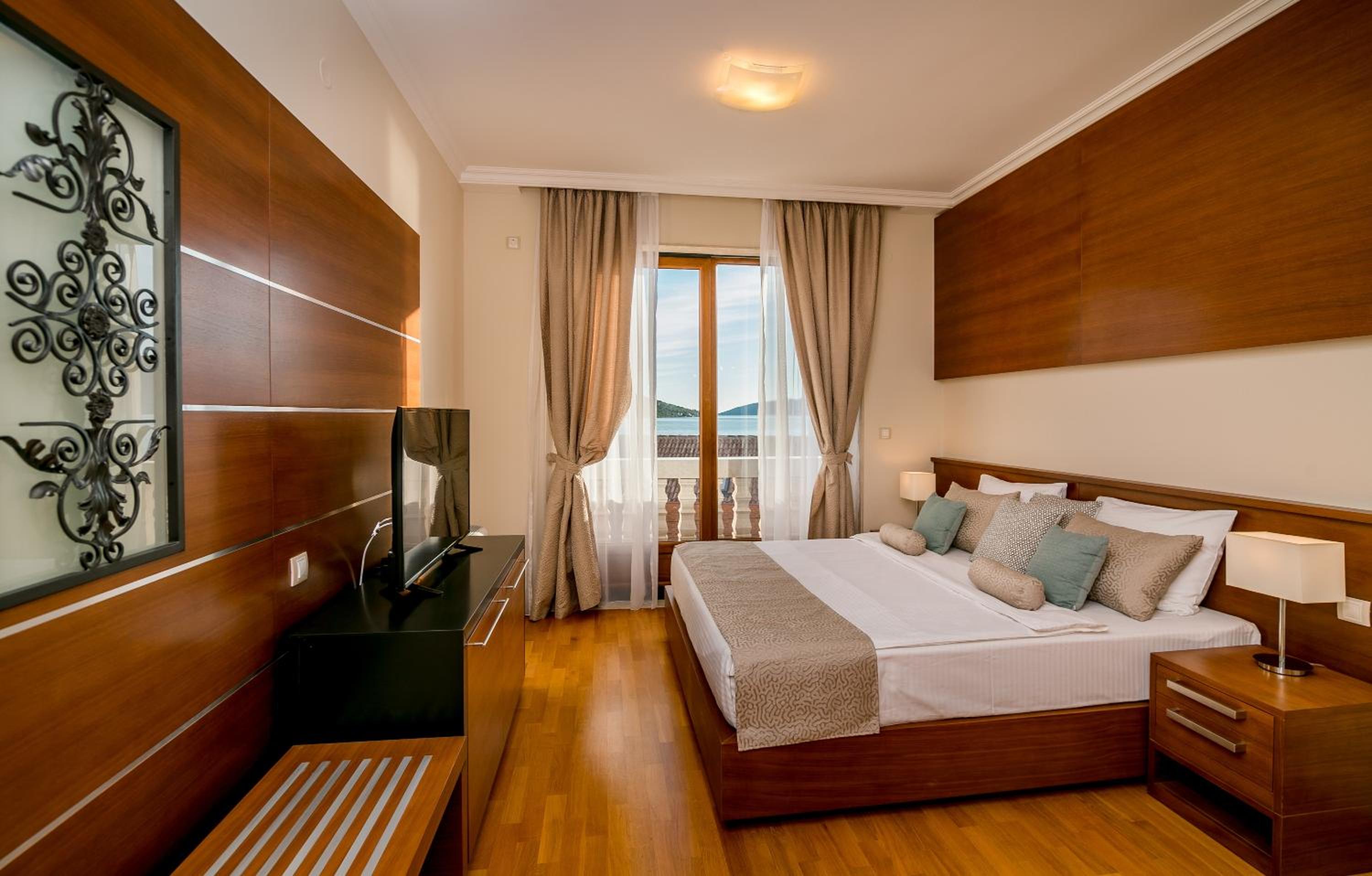 Deluxe Double Room with Sea View