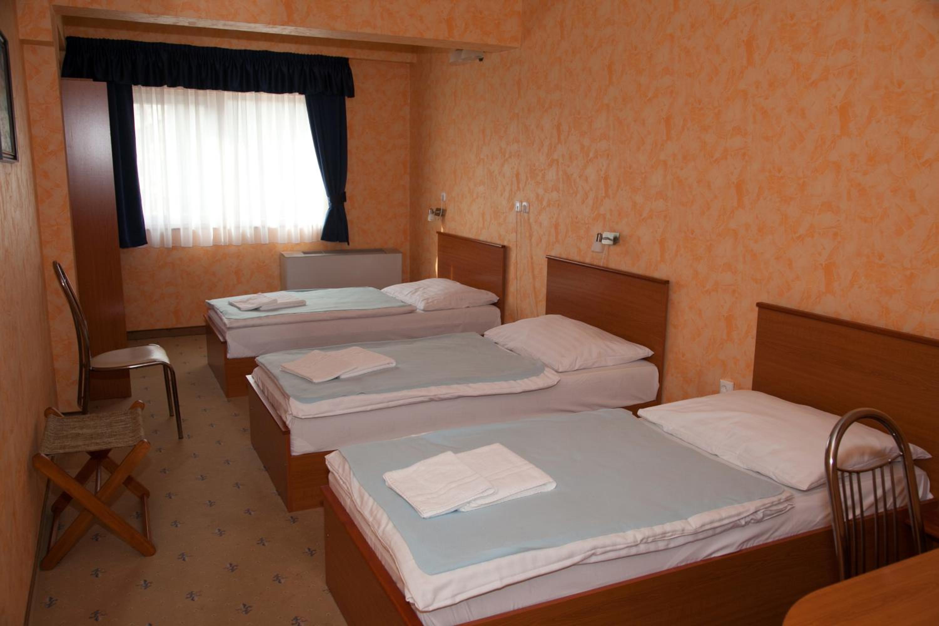 Triple Room - Photo 2