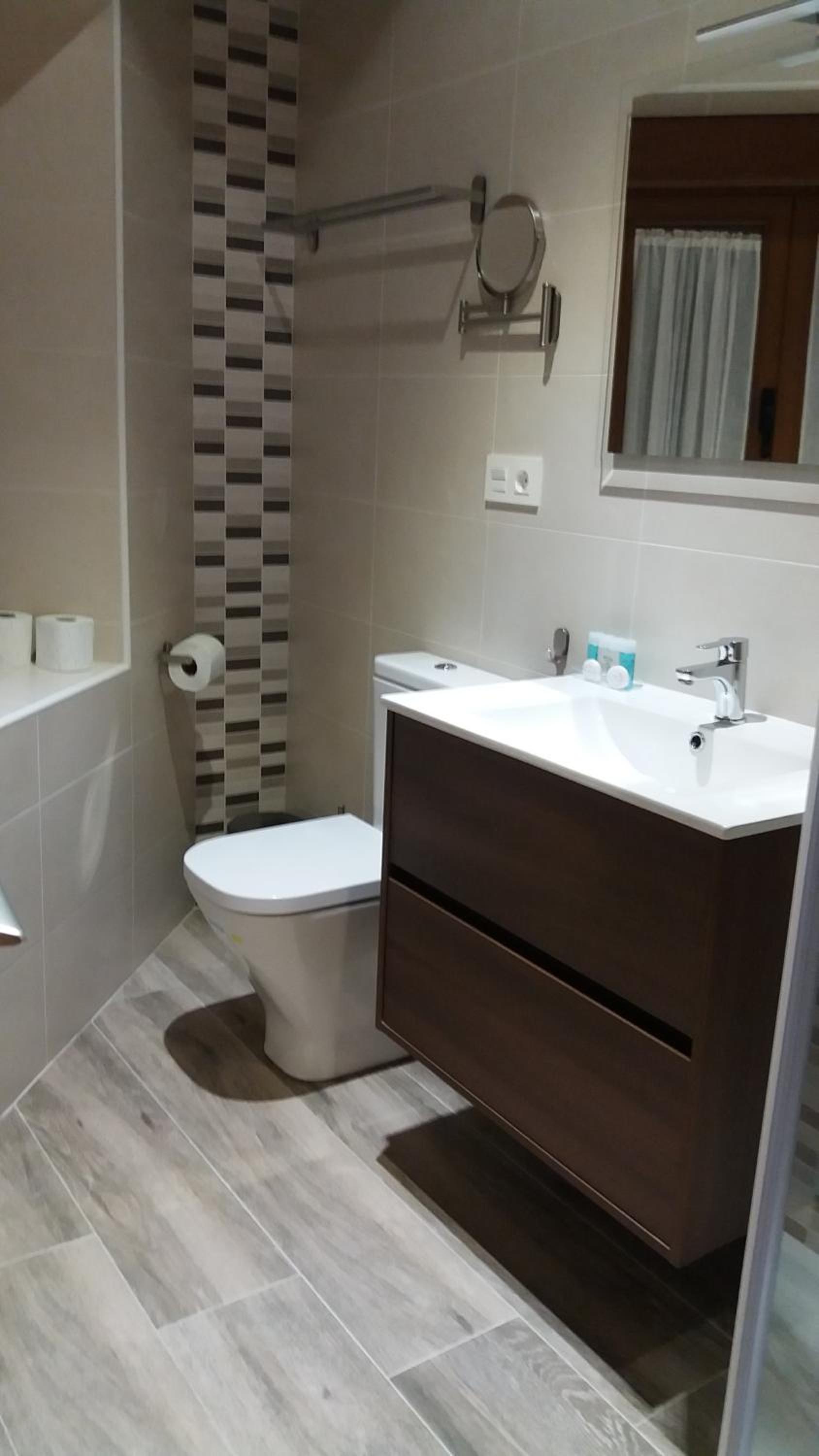 Double Room With Private Bathroom photo 3