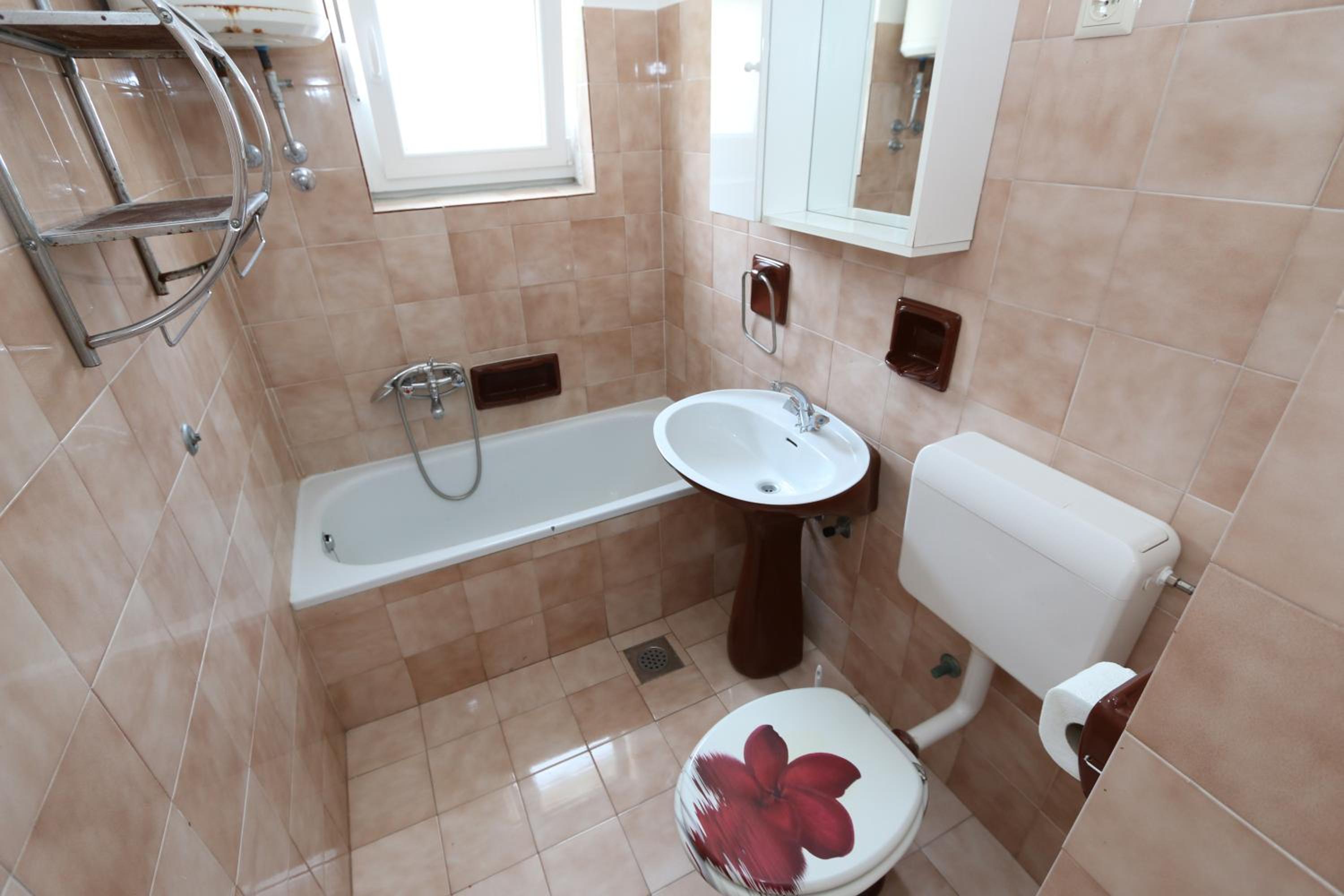 Apartment with Sea View - Photo 2