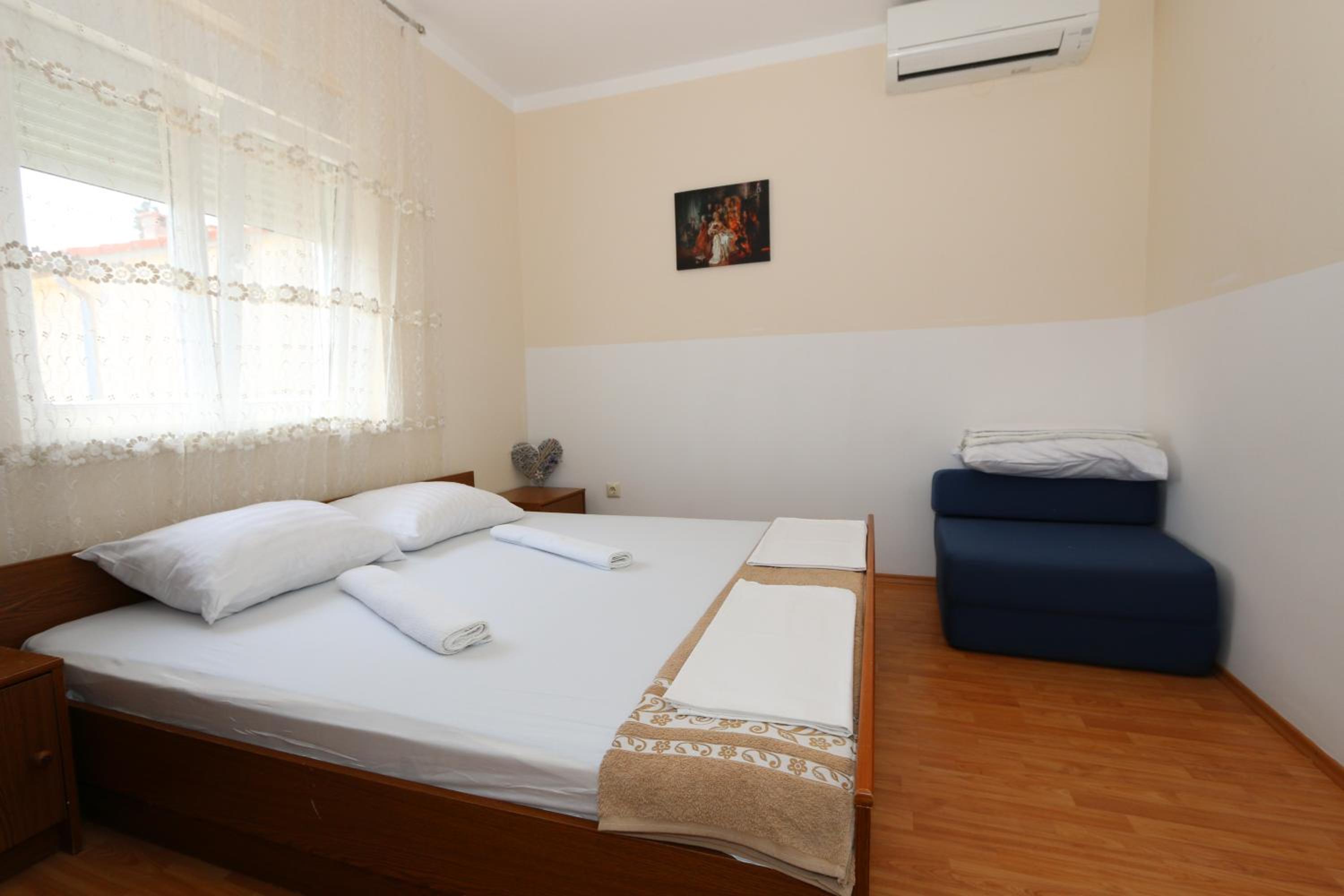 Apartment with Sea View - Photo 8