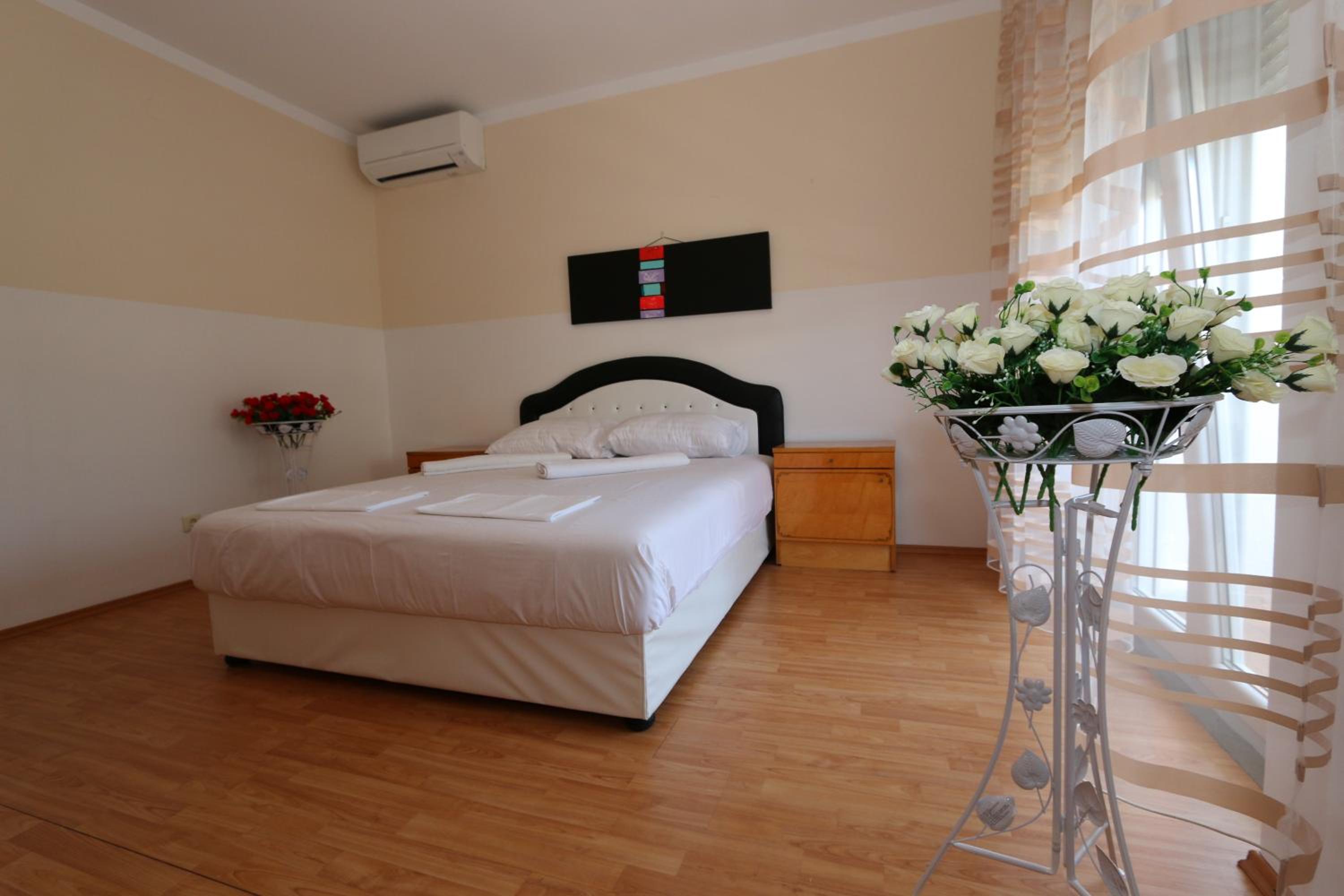 Apartment with Sea View - Photo 17