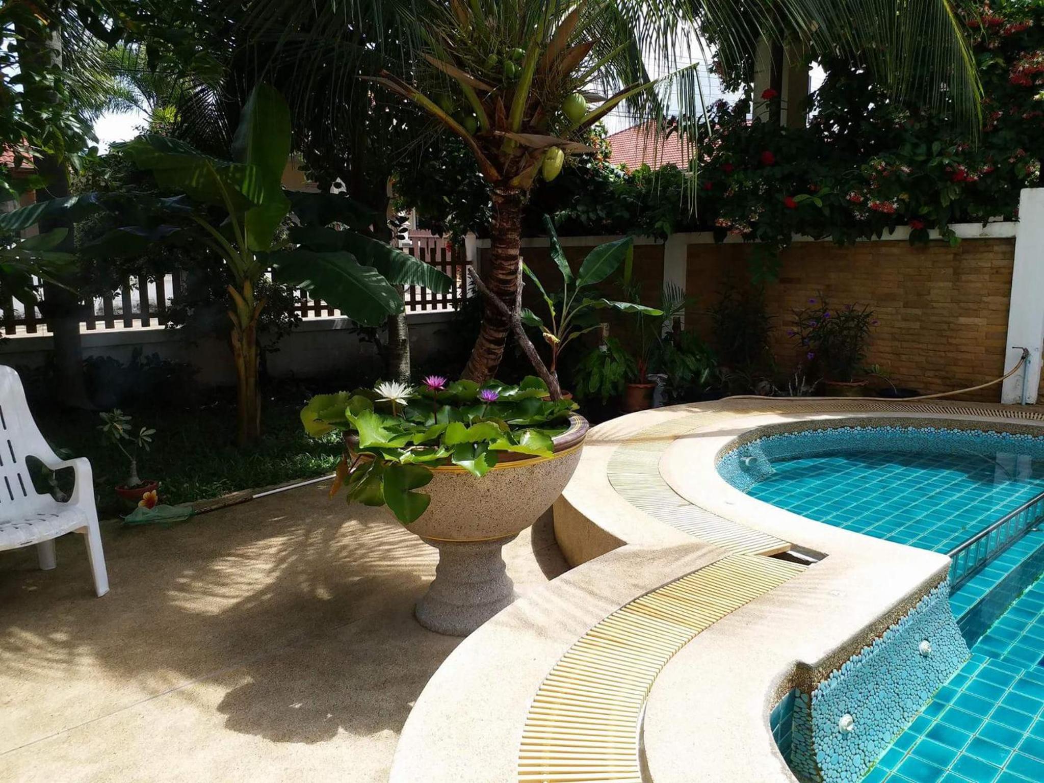 Villa with Private Pool - Photo 54