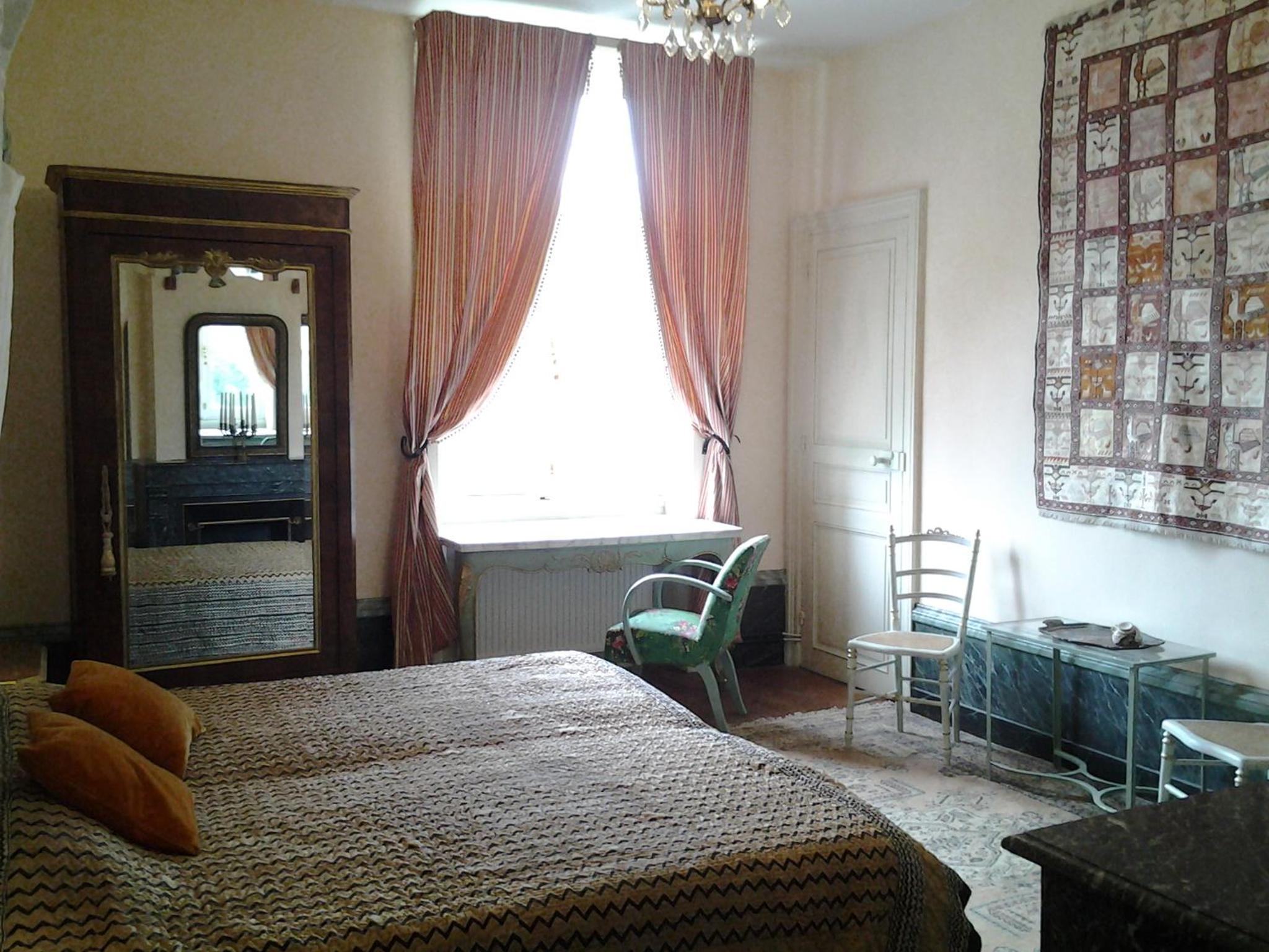 Family Room - Josephine photo 3