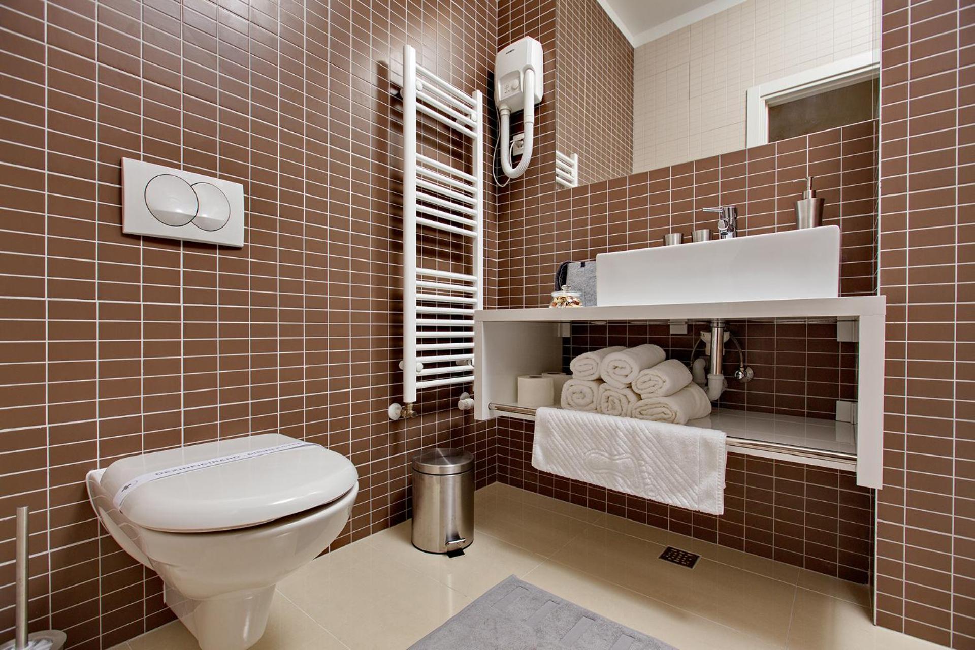 Comfort Triple Room - Photo 9