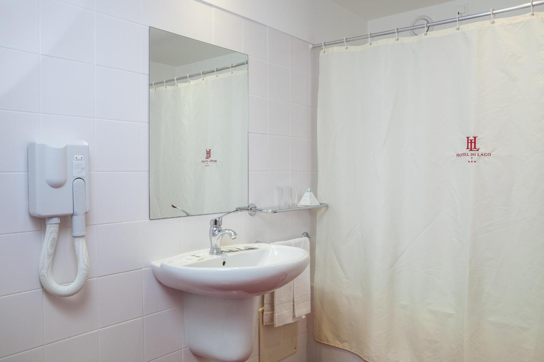 Double or Twin Room - Photo 5