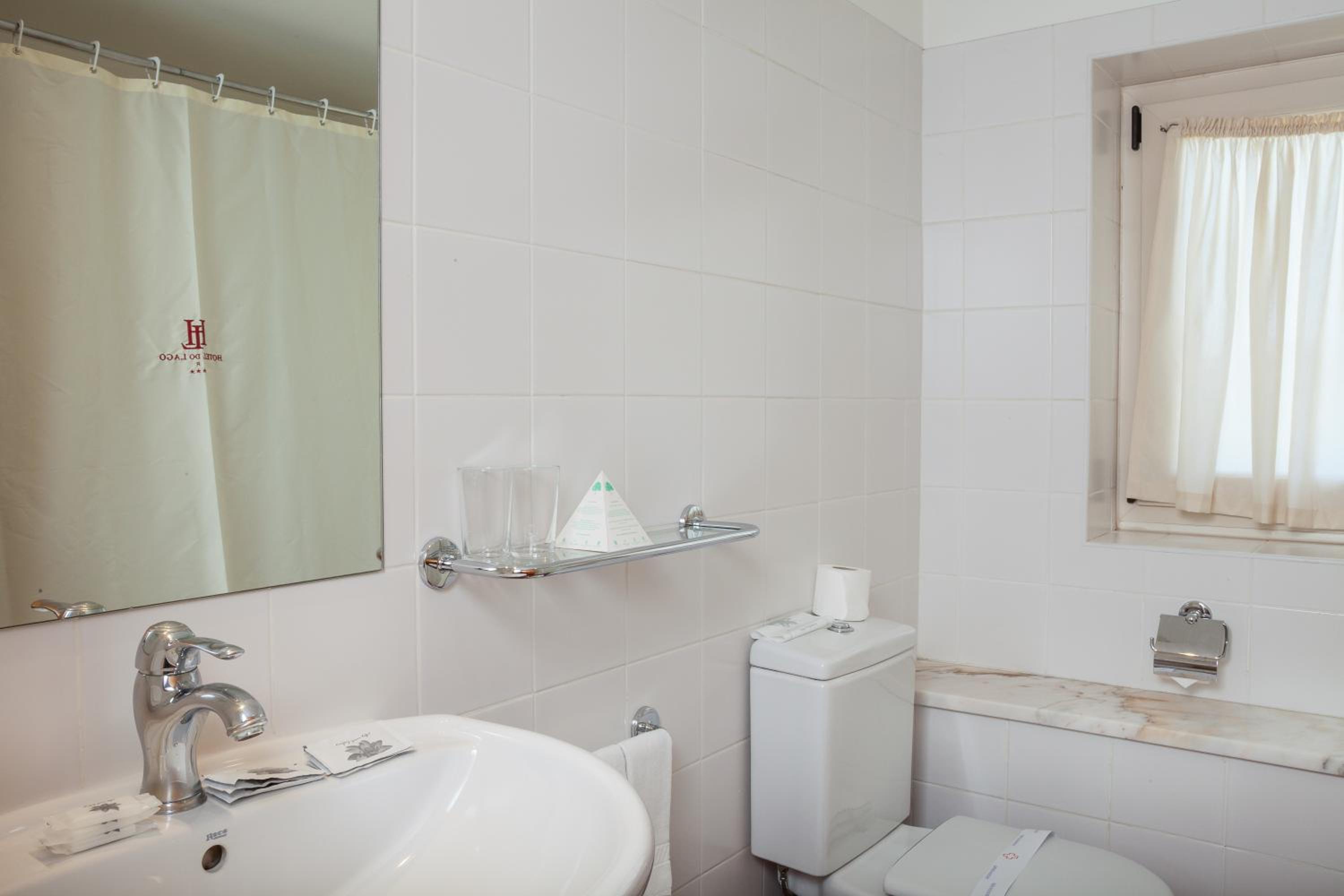 Double or Twin Room - Photo 8