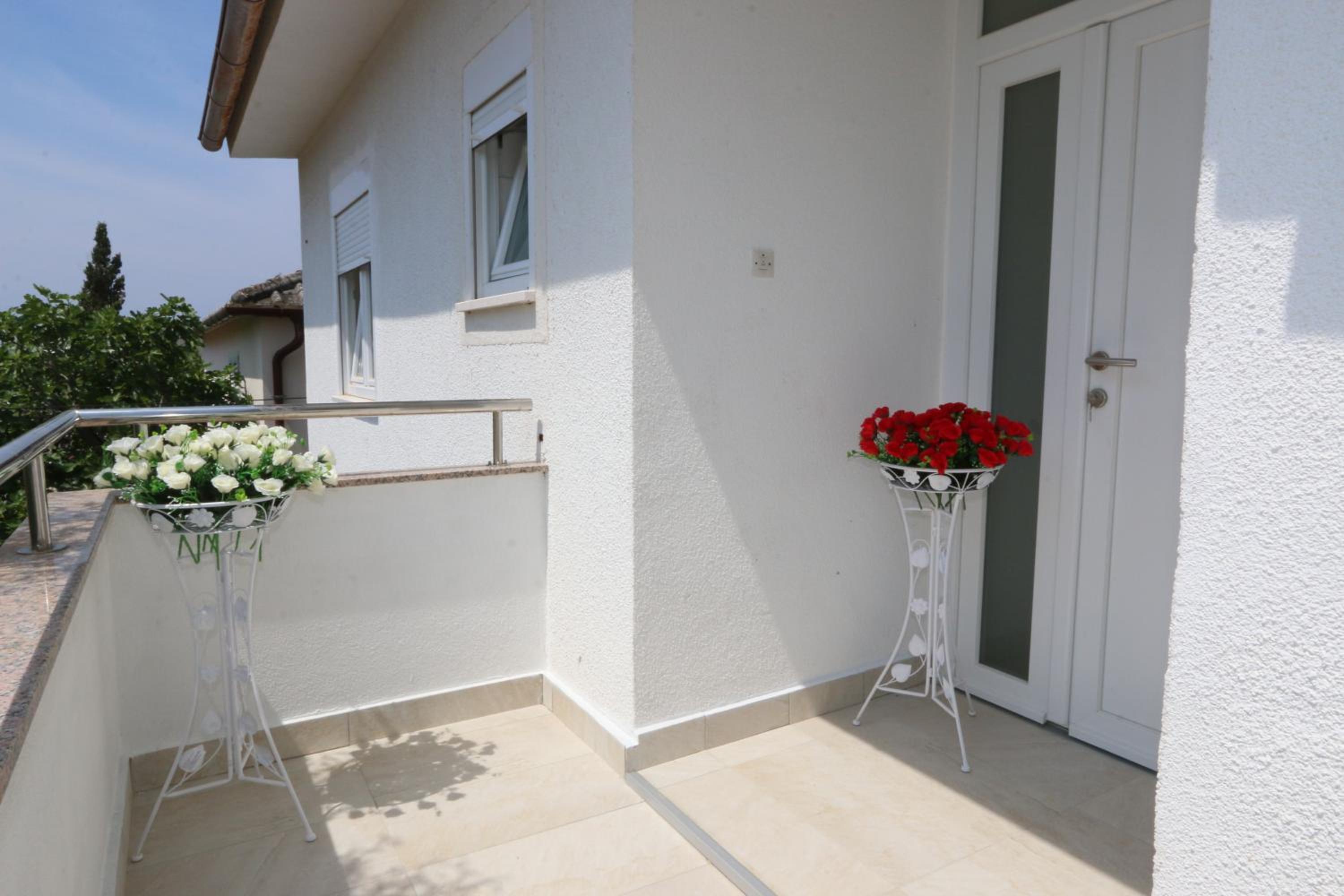 Apartment with Sea View - Photo 29